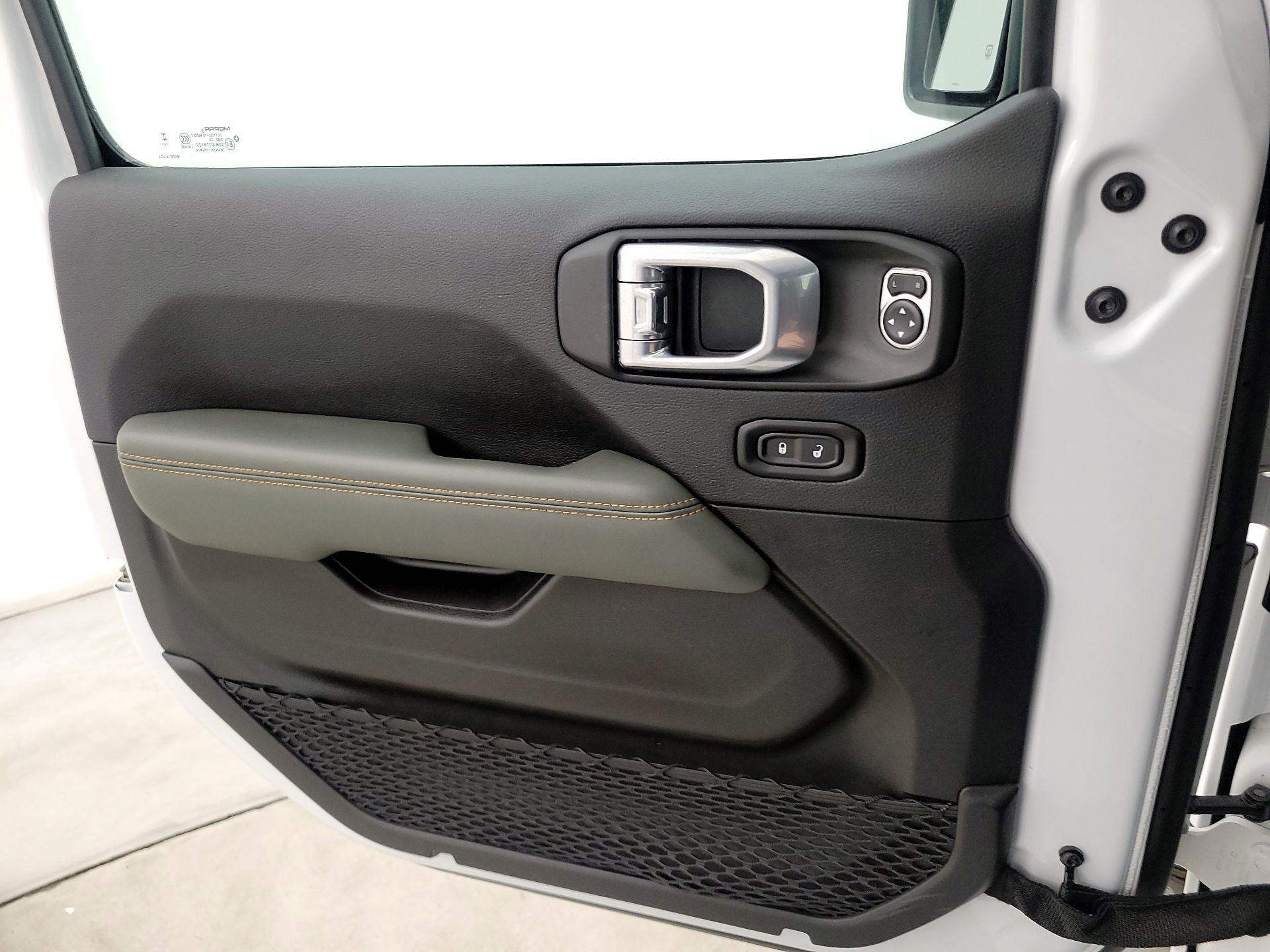 Thumbnail: 2025 Jeep Gladiator - 12