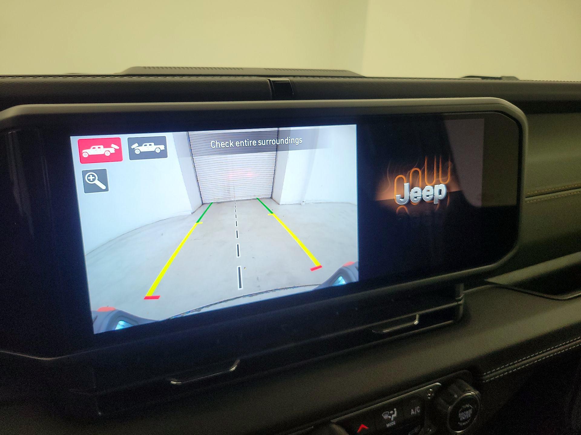 Thumbnail: 2025 Jeep Gladiator - 15