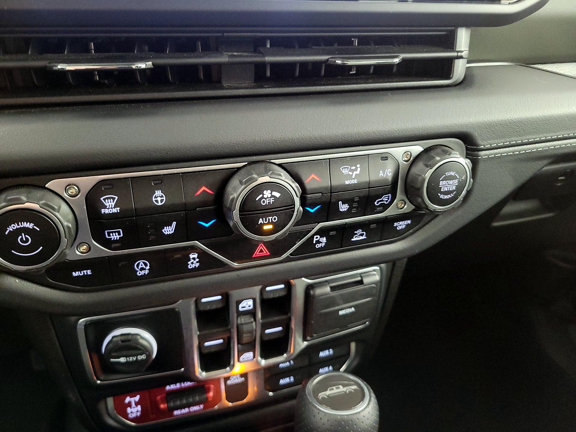 Thumbnail: 2025 Jeep Gladiator - 17