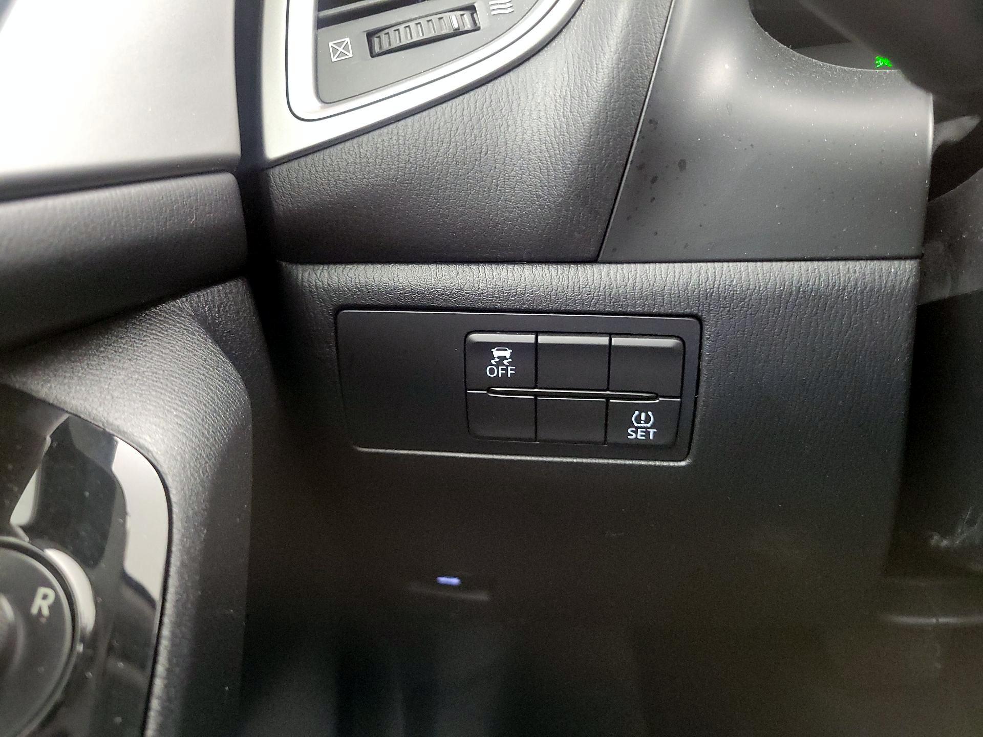 Thumbnail: 2018 Mazda Mazda3 - 13