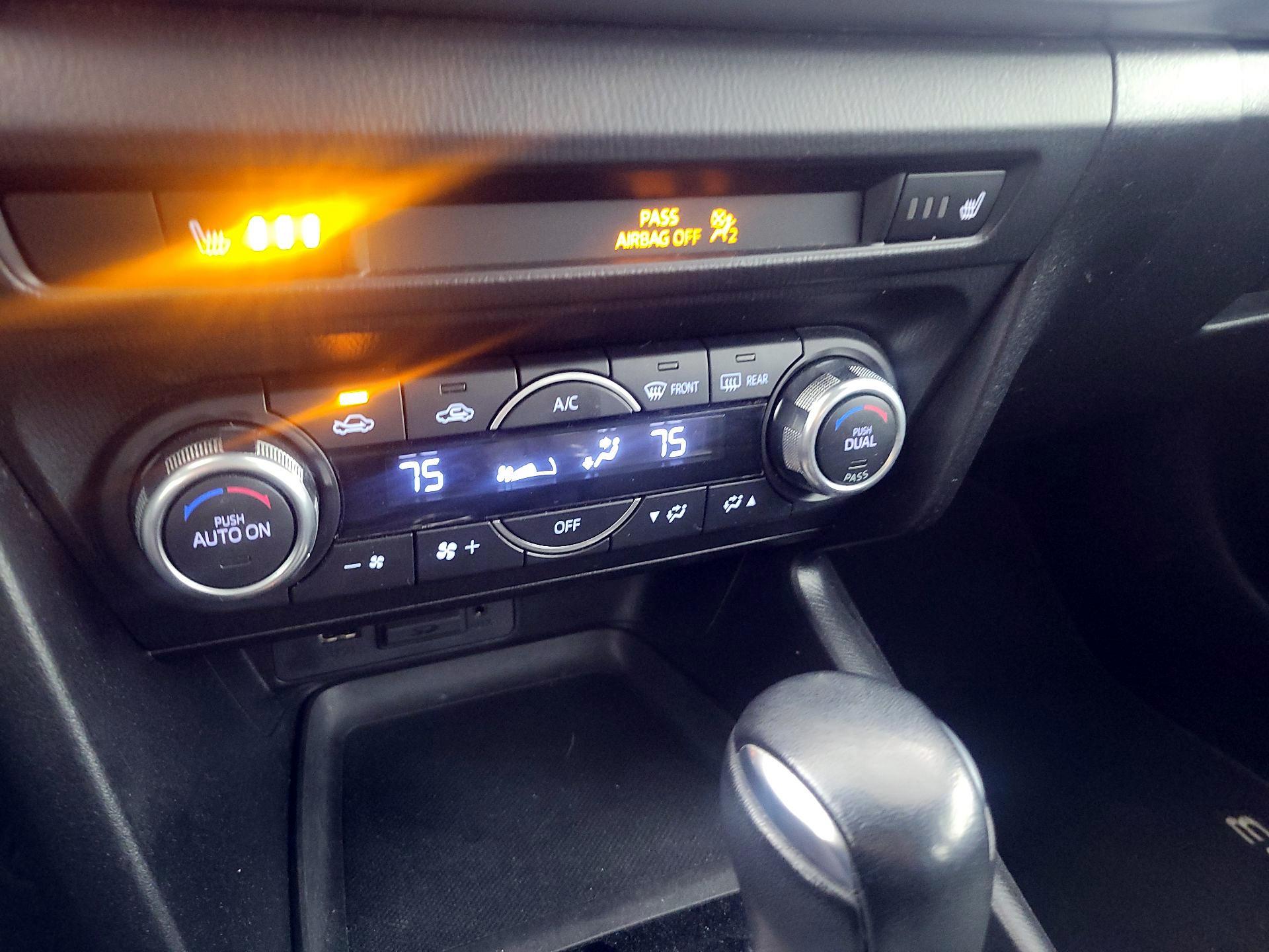 Thumbnail: 2018 Mazda Mazda3 - 16