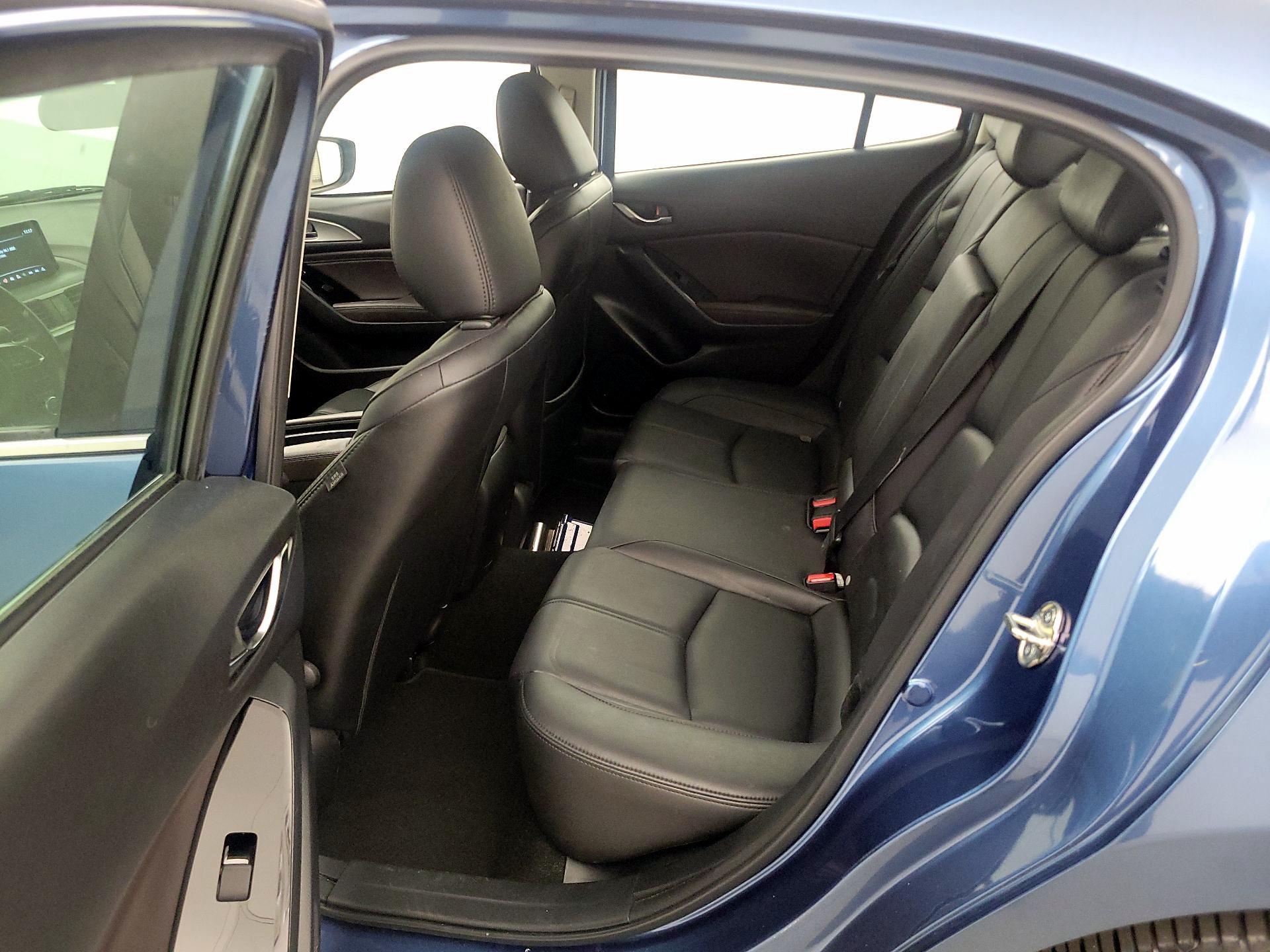 Thumbnail: 2018 Mazda Mazda3 - 19