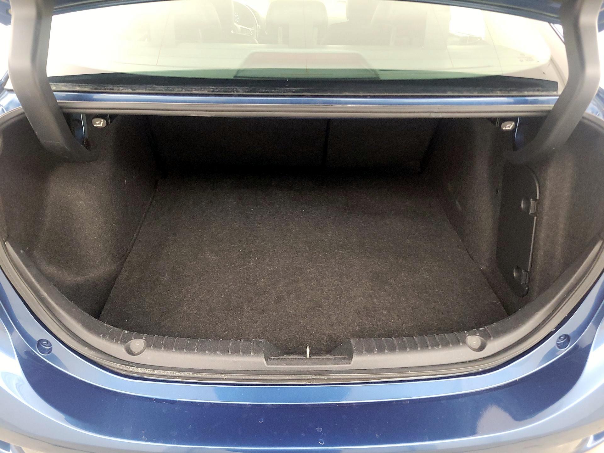 Thumbnail: 2018 Mazda Mazda3 - 20