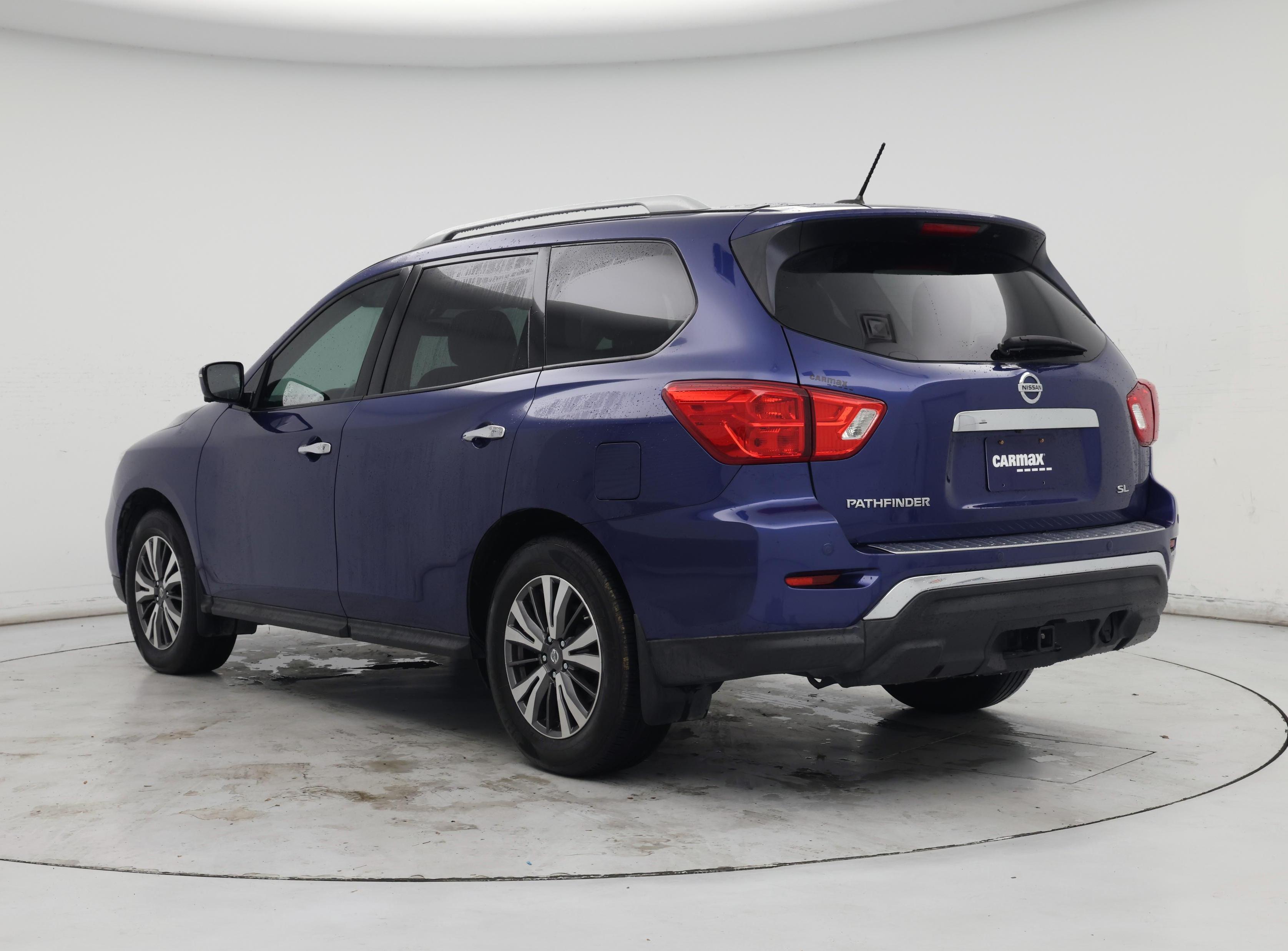 Thumbnail: 2017 Nissan Pathfinder - 2