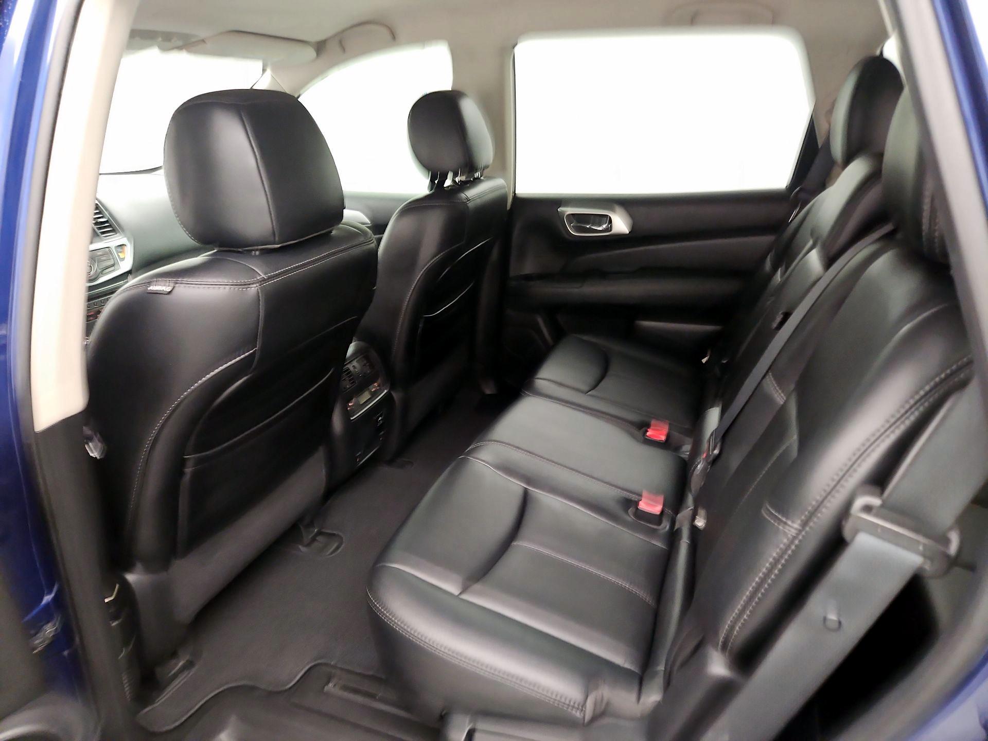 Thumbnail: 2017 Nissan Pathfinder - 19