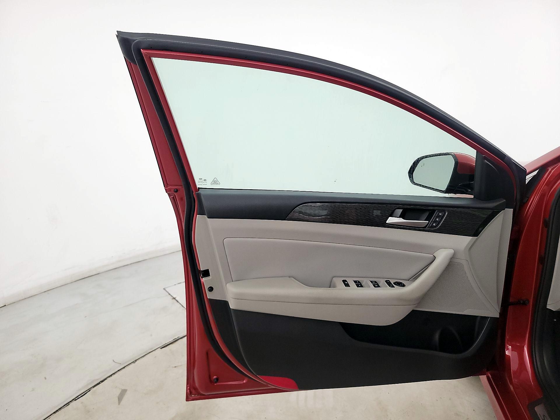 Thumbnail: 2018 Hyundai Sonata - 12