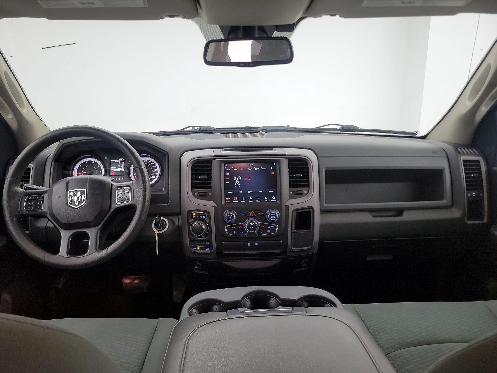 Thumbnail: 2019 RAM 1500 Classic - 9