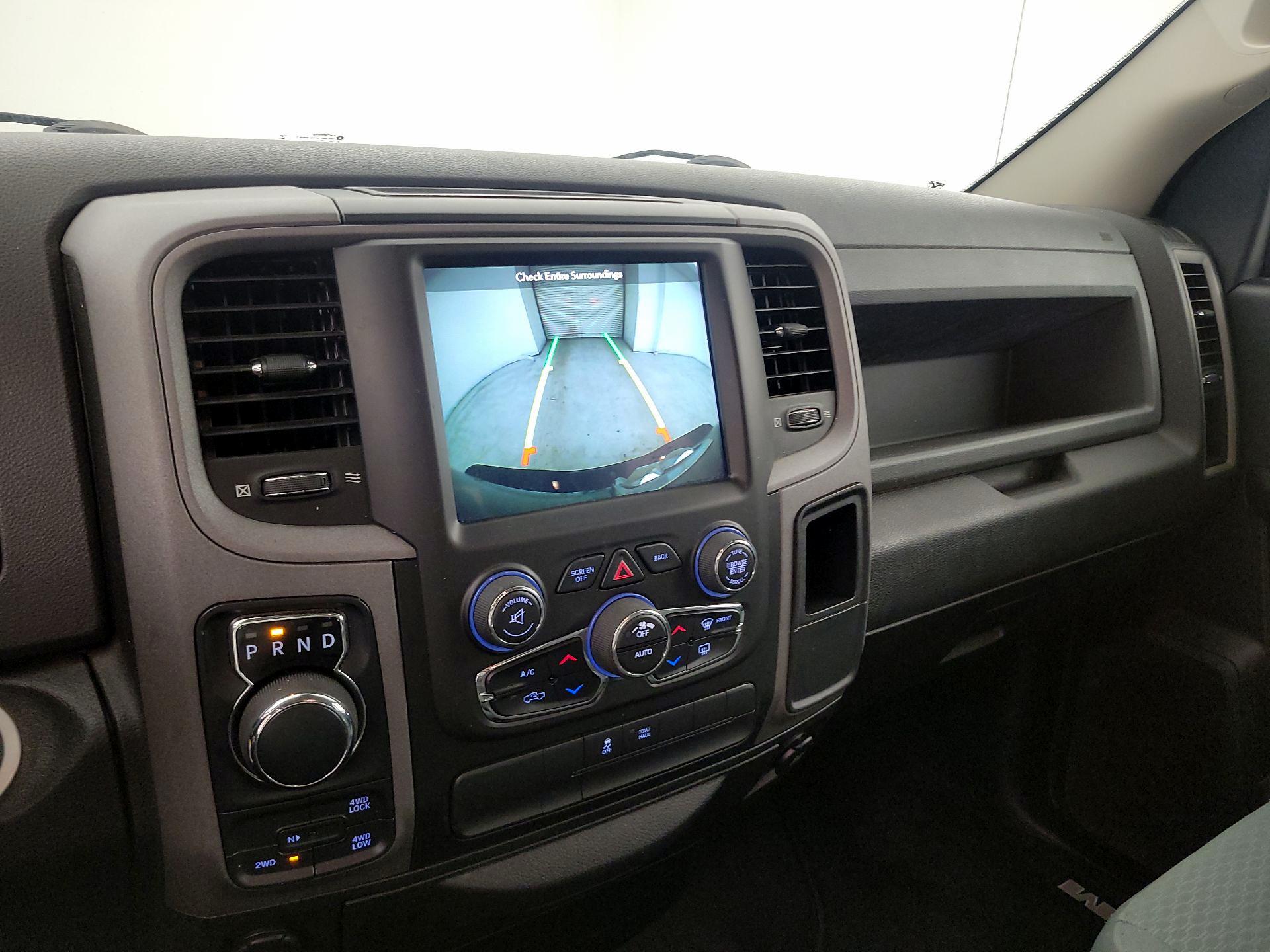 Thumbnail: 2019 RAM 1500 Classic - 14