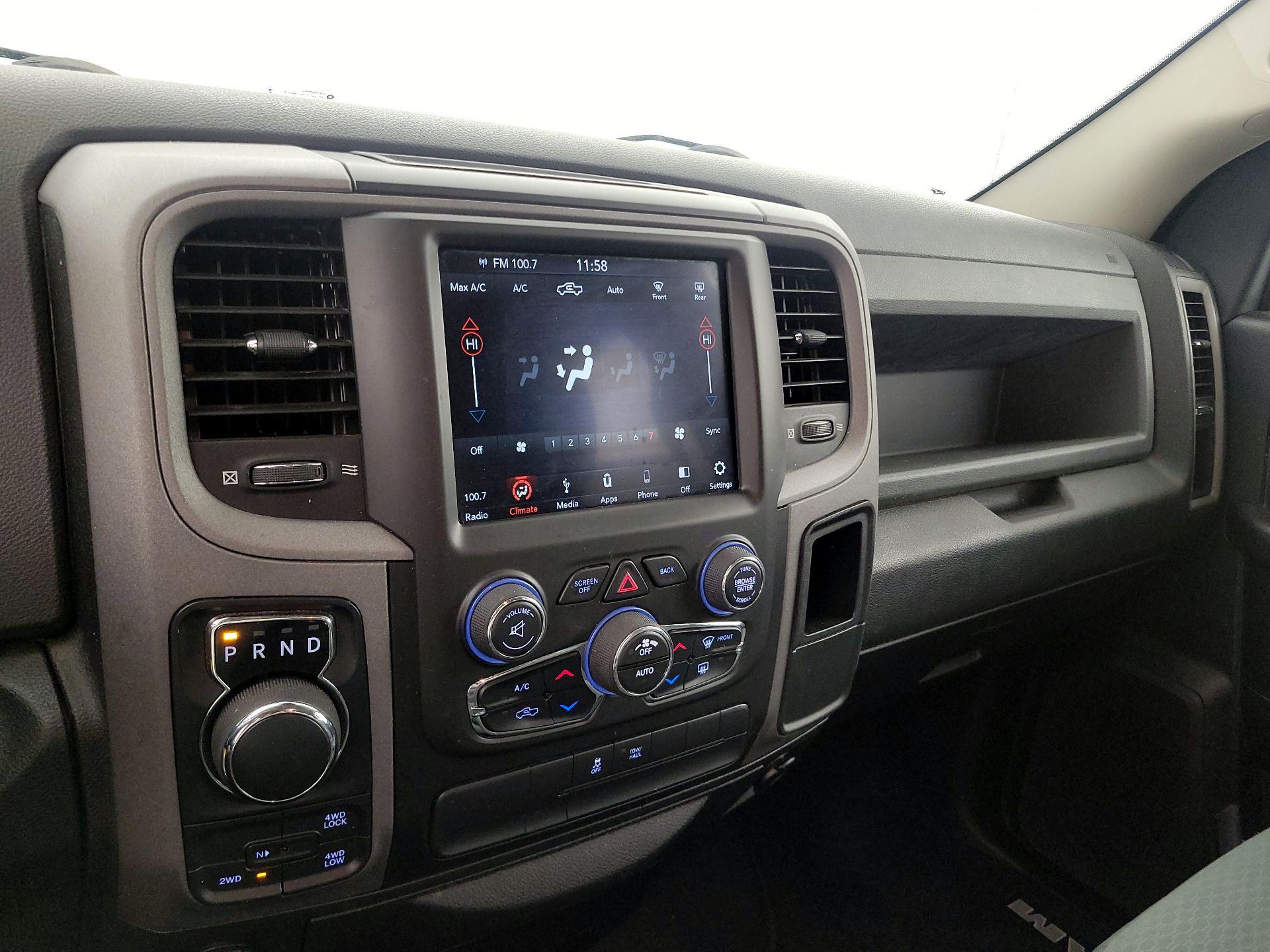 Thumbnail: 2019 RAM 1500 Classic - 16