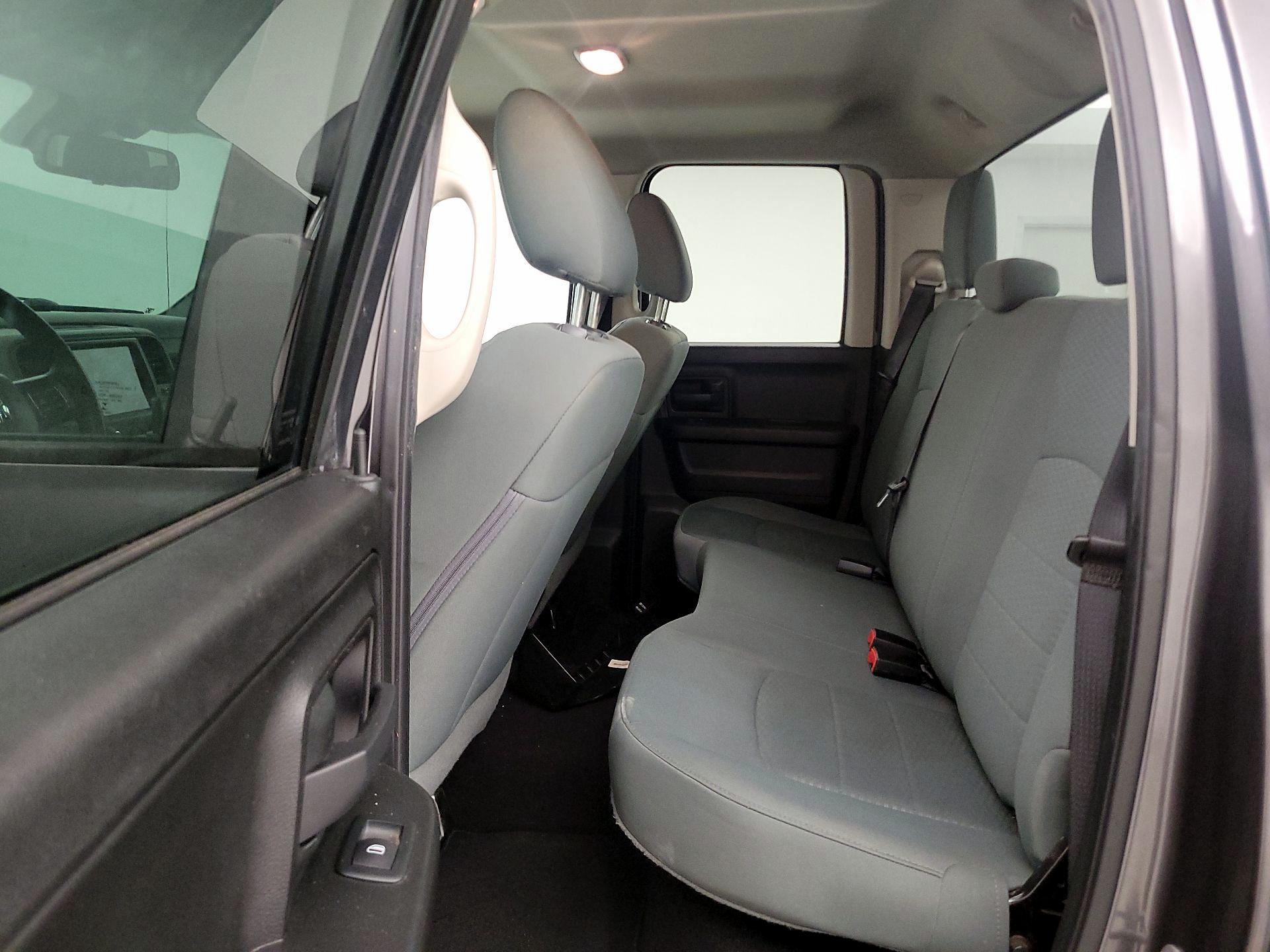 Thumbnail: 2019 RAM 1500 Classic - 19