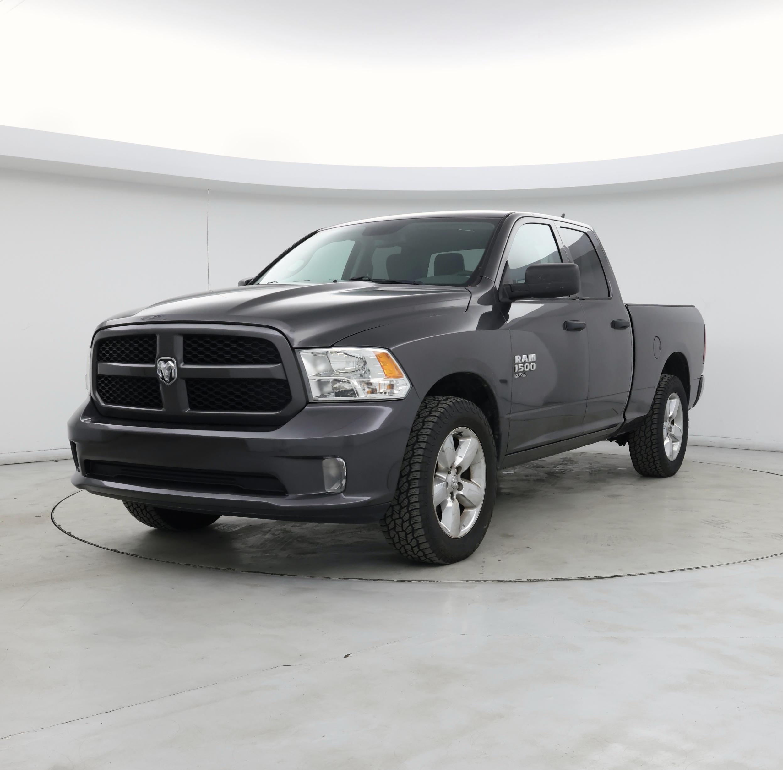 Thumbnail: 2019 RAM 1500 Classic - 4