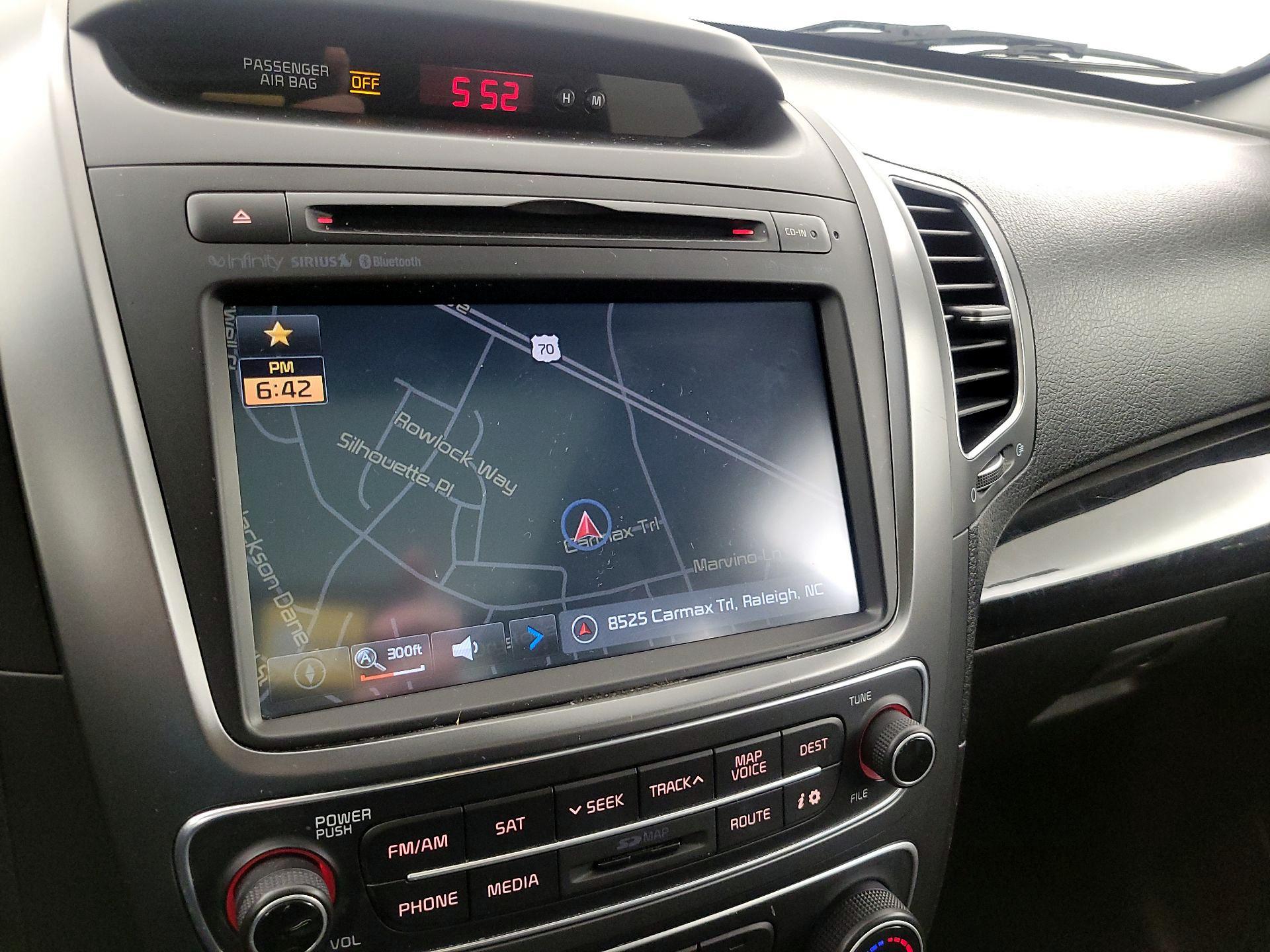 Thumbnail: 2014 Kia Sorento - 14