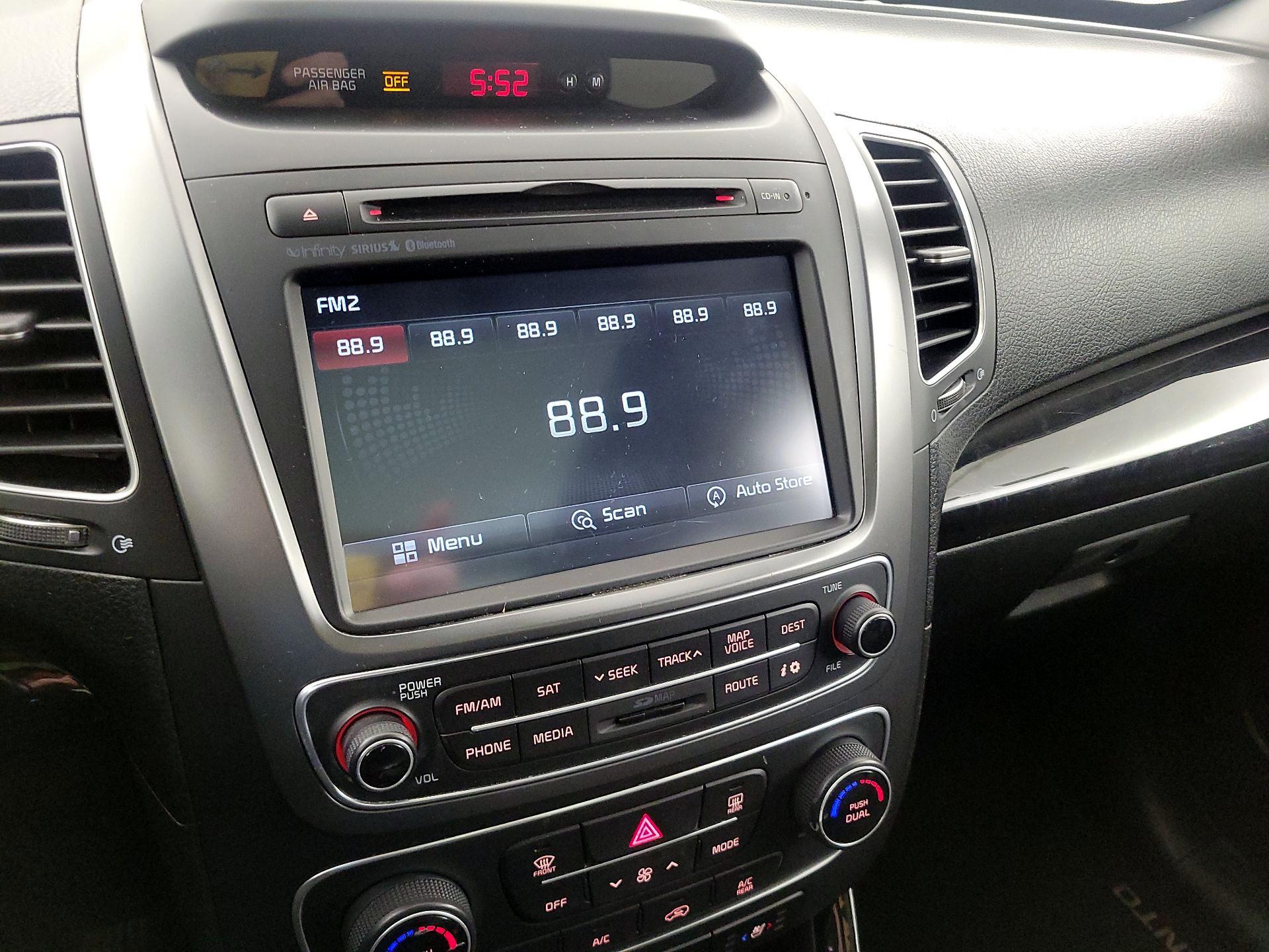 Thumbnail: 2014 Kia Sorento - 16