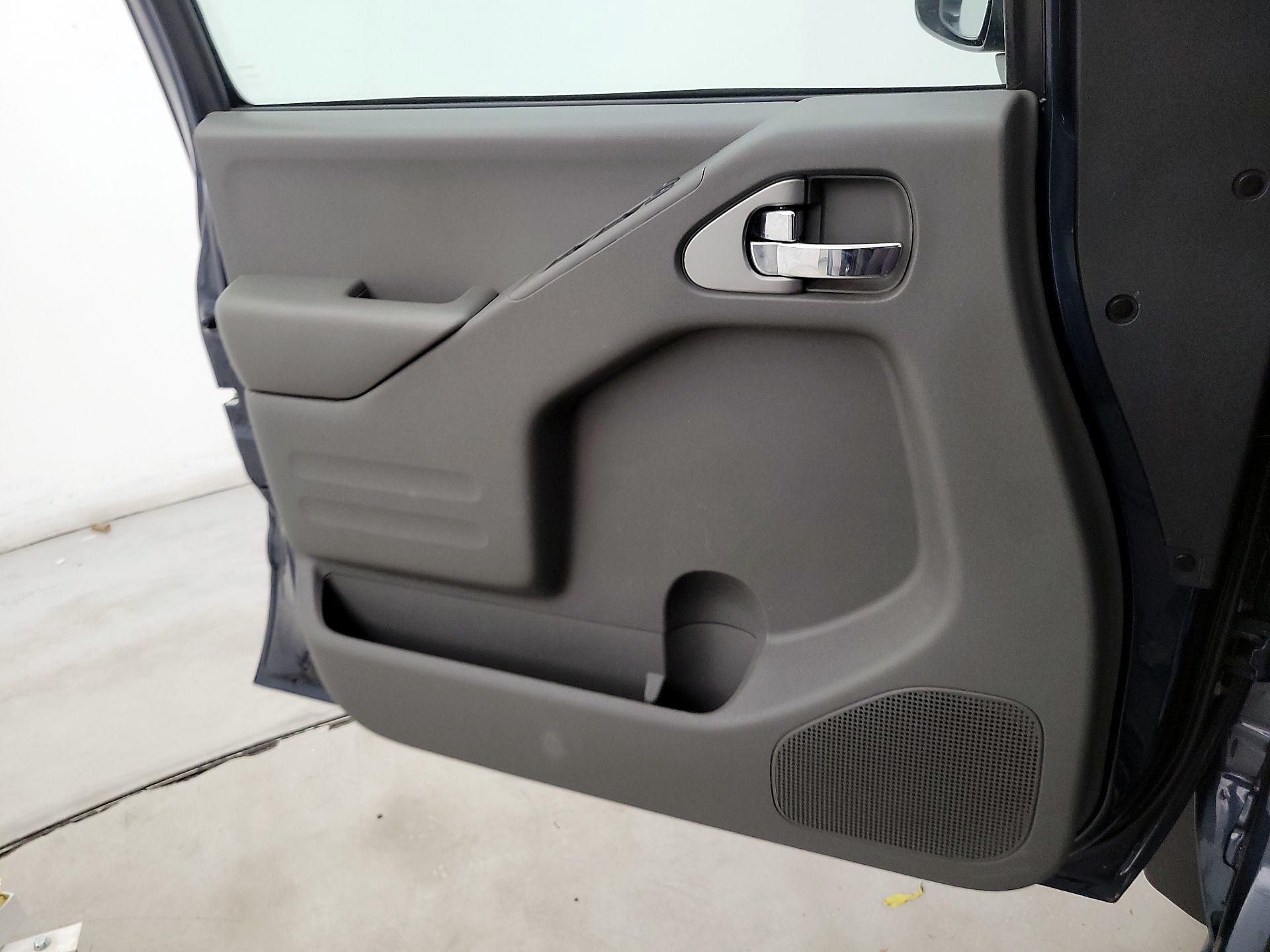 Thumbnail: 2019 Nissan Frontier - 12