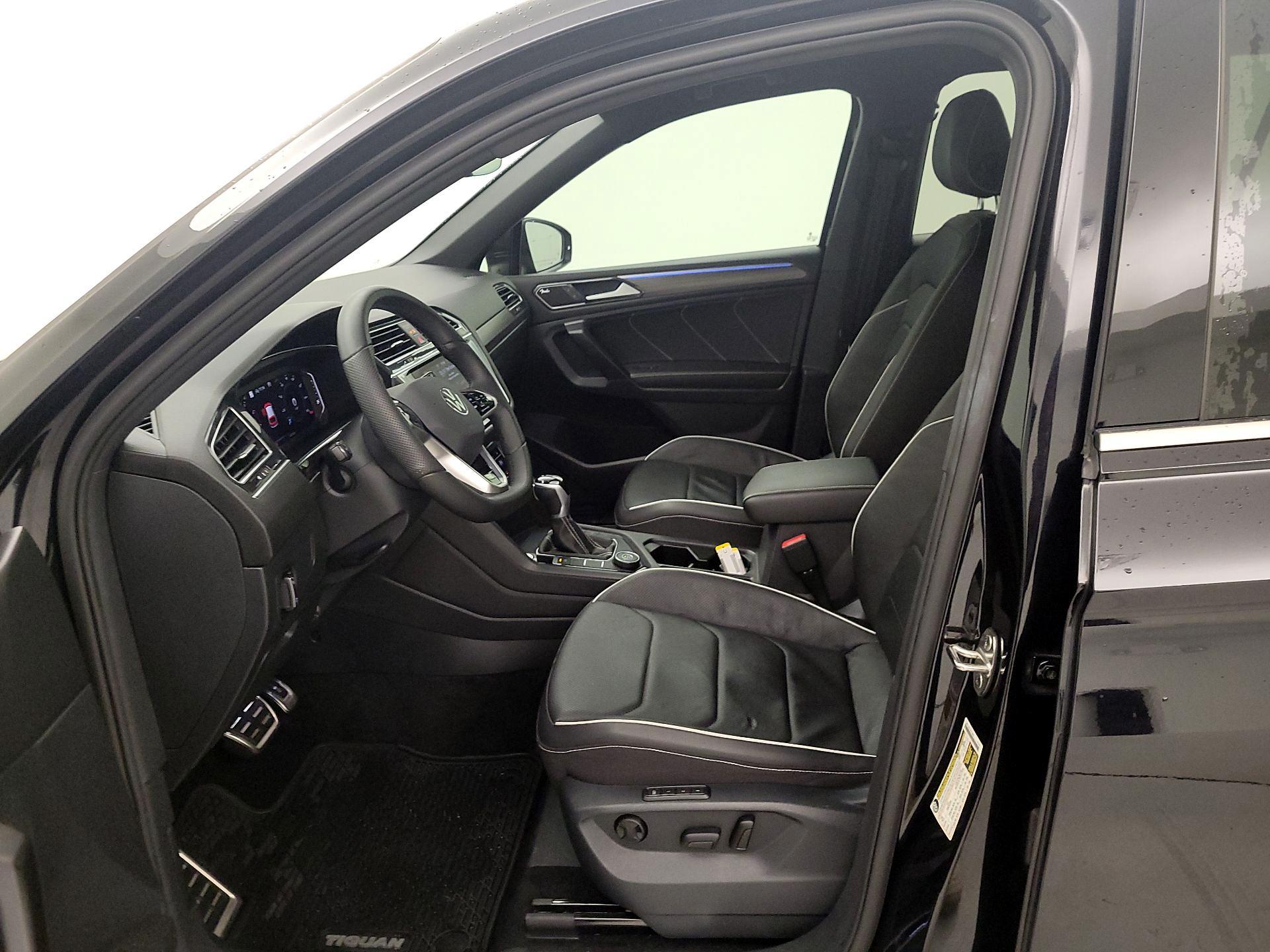 Thumbnail: 2022 Volkswagen Tiguan - 11