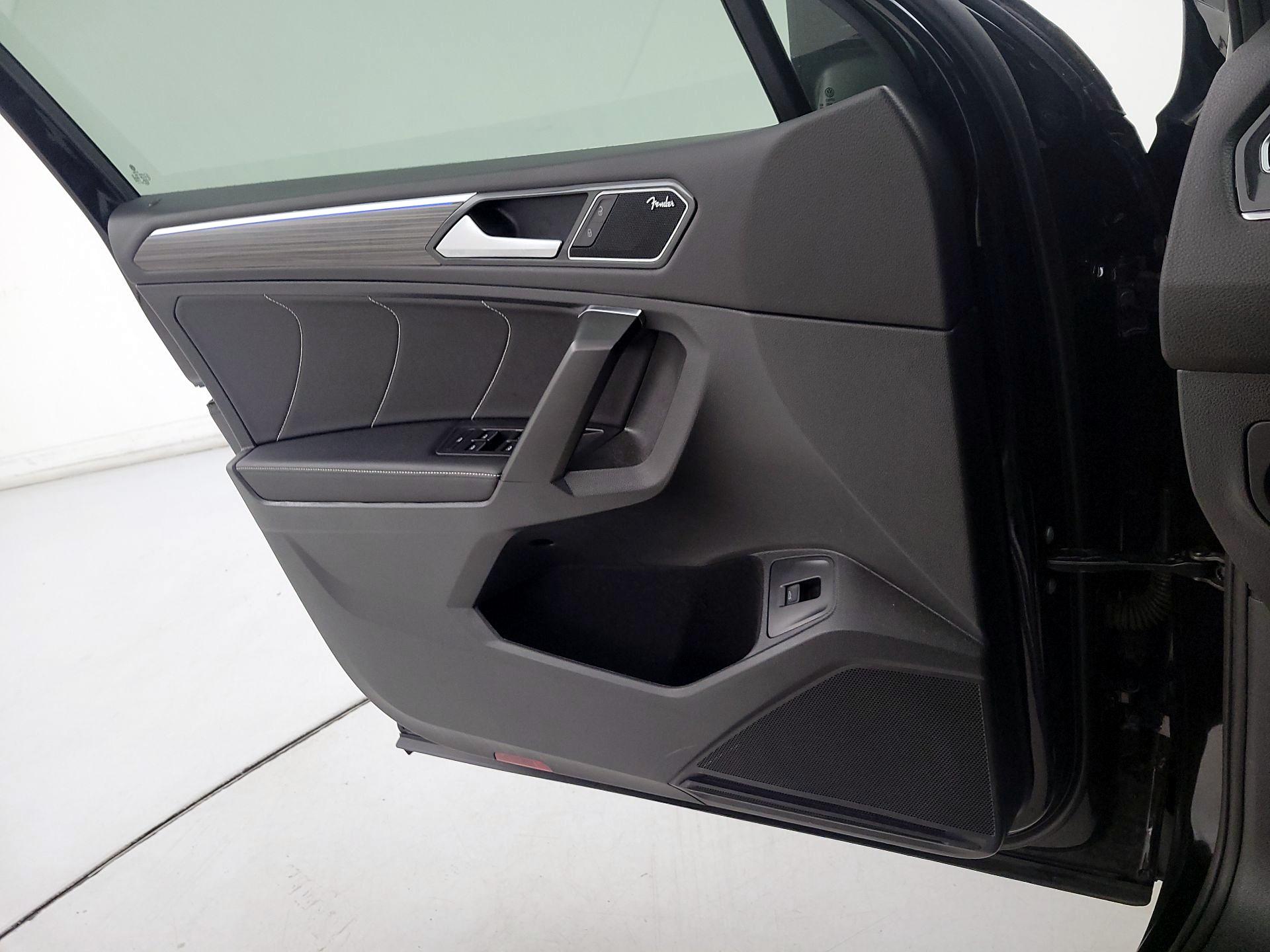 Thumbnail: 2022 Volkswagen Tiguan - 12