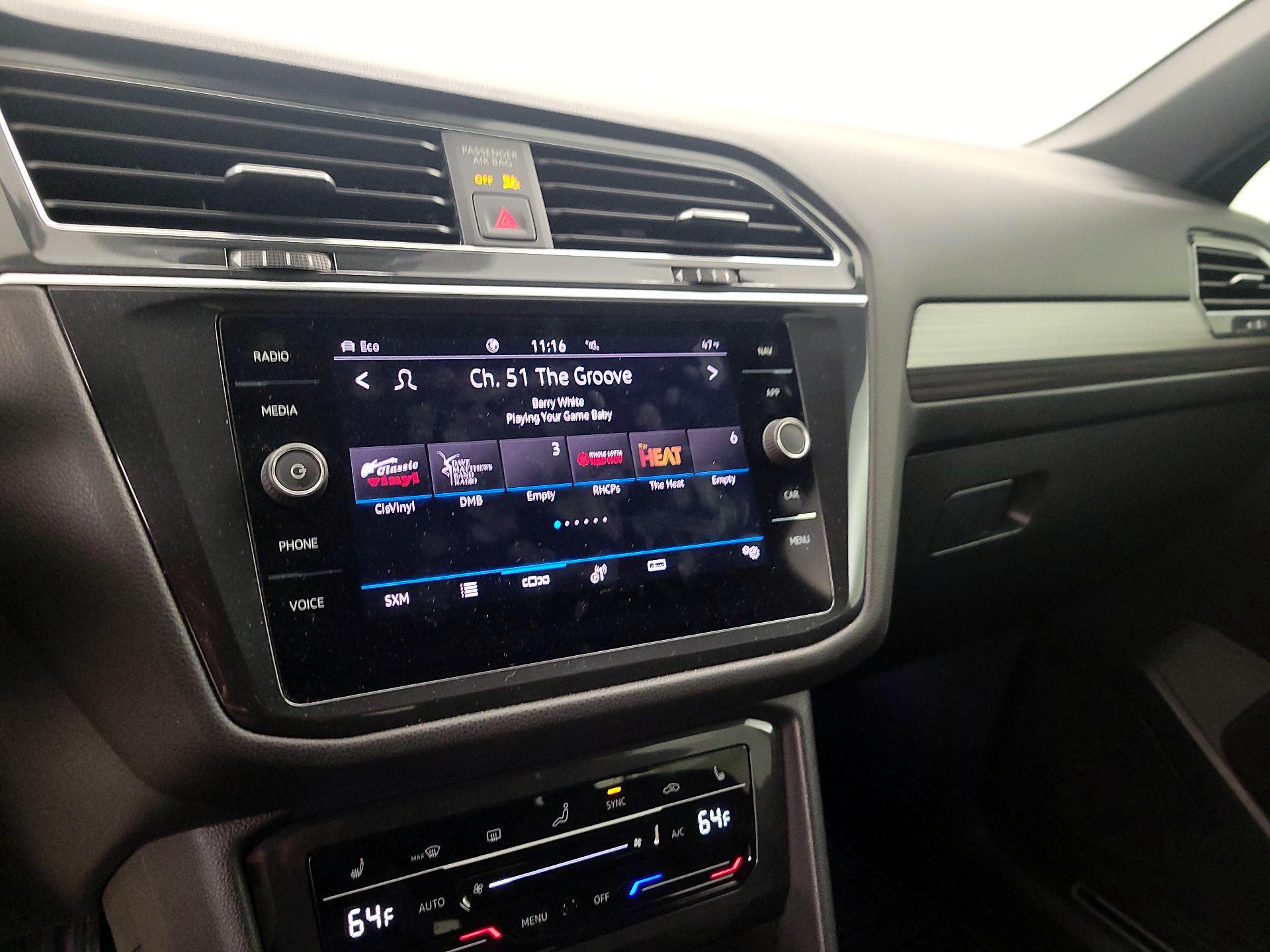 Thumbnail: 2022 Volkswagen Tiguan - 15