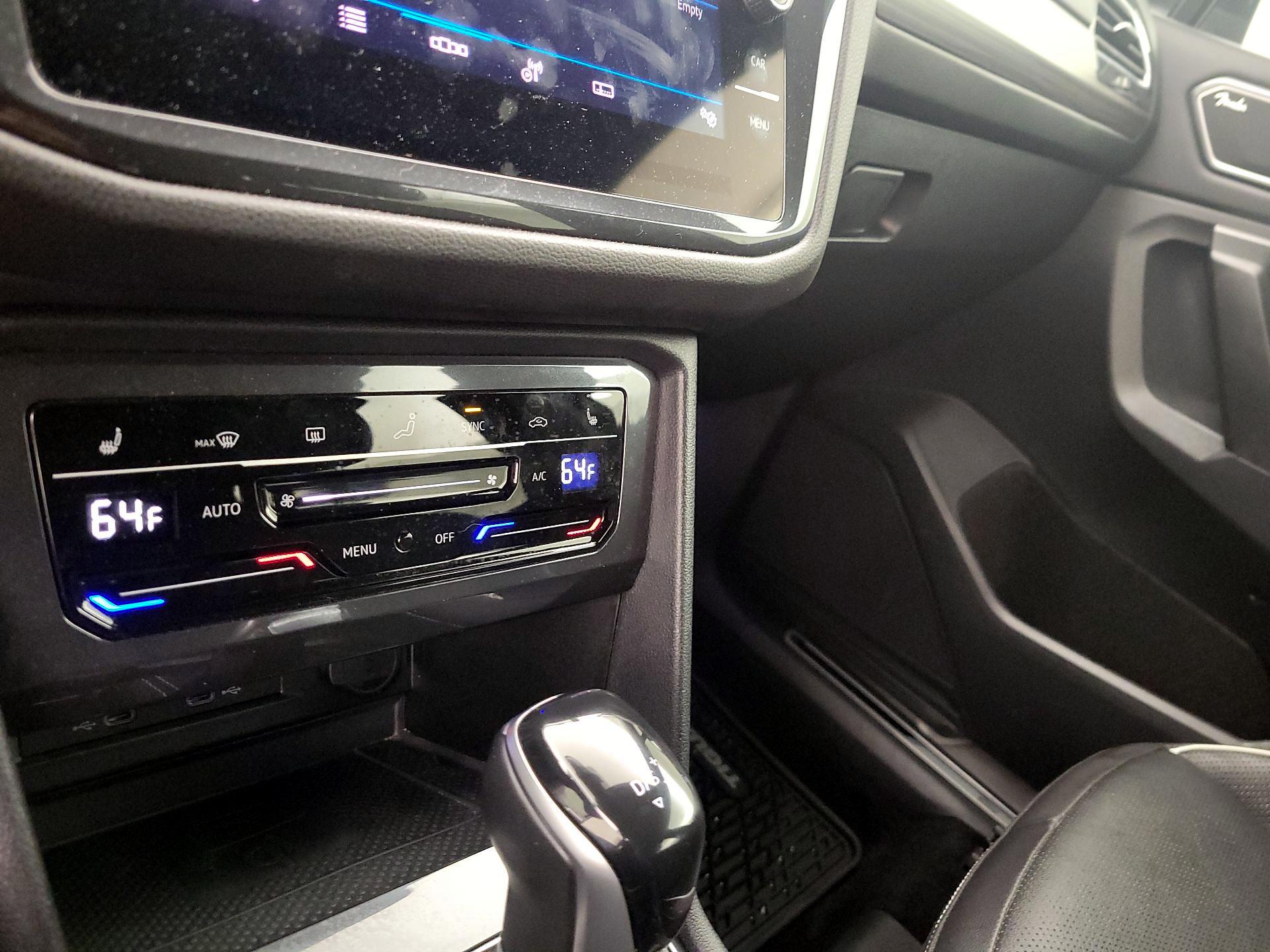 Thumbnail: 2022 Volkswagen Tiguan - 16