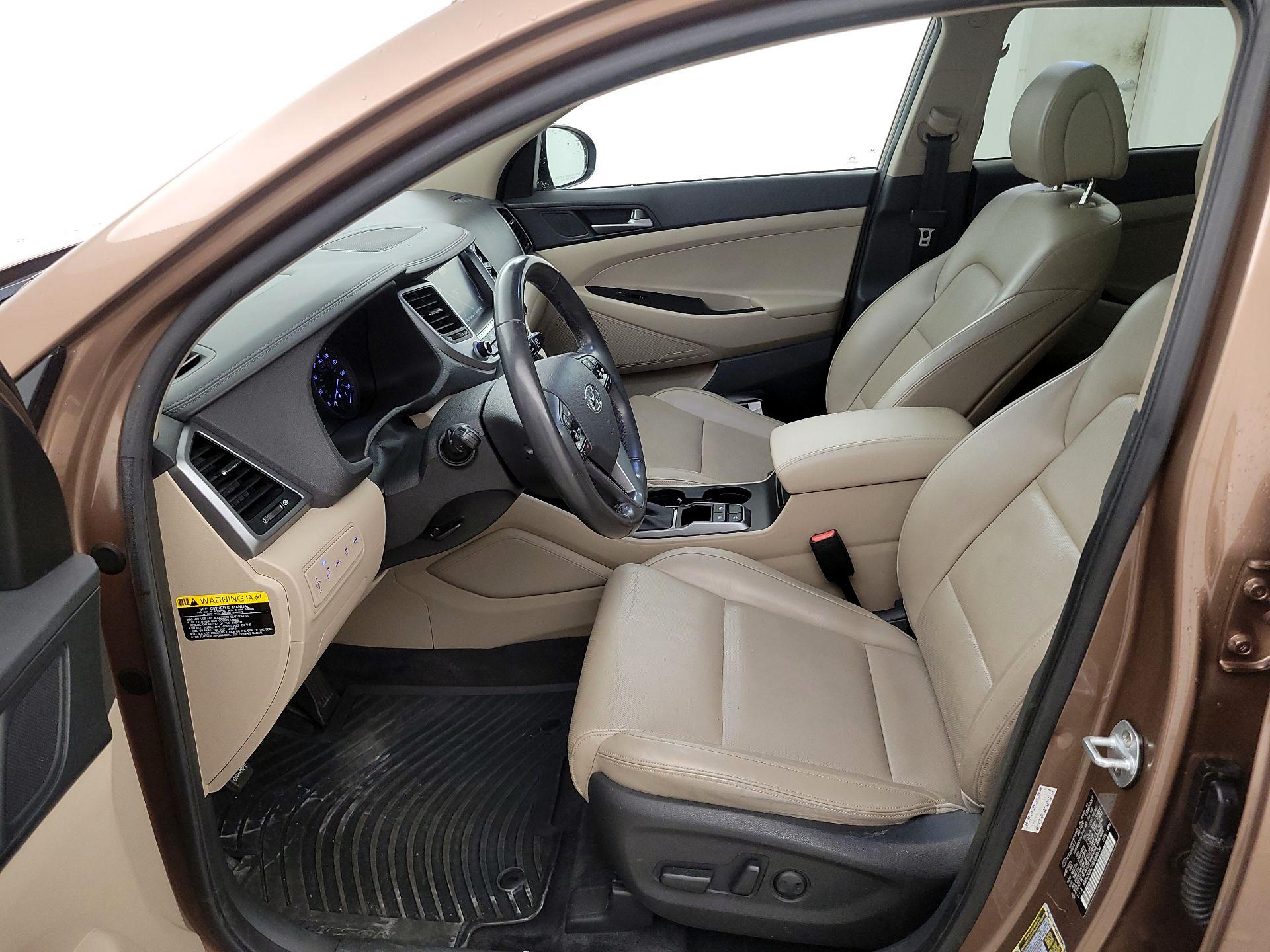 Thumbnail: 2016 Hyundai Tucson - 11