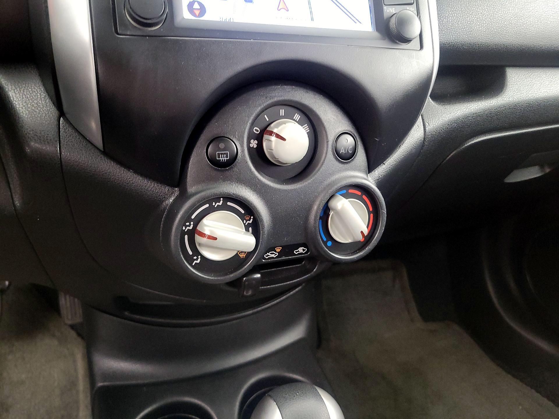 Thumbnail: 2014 Nissan Versa Note - 17