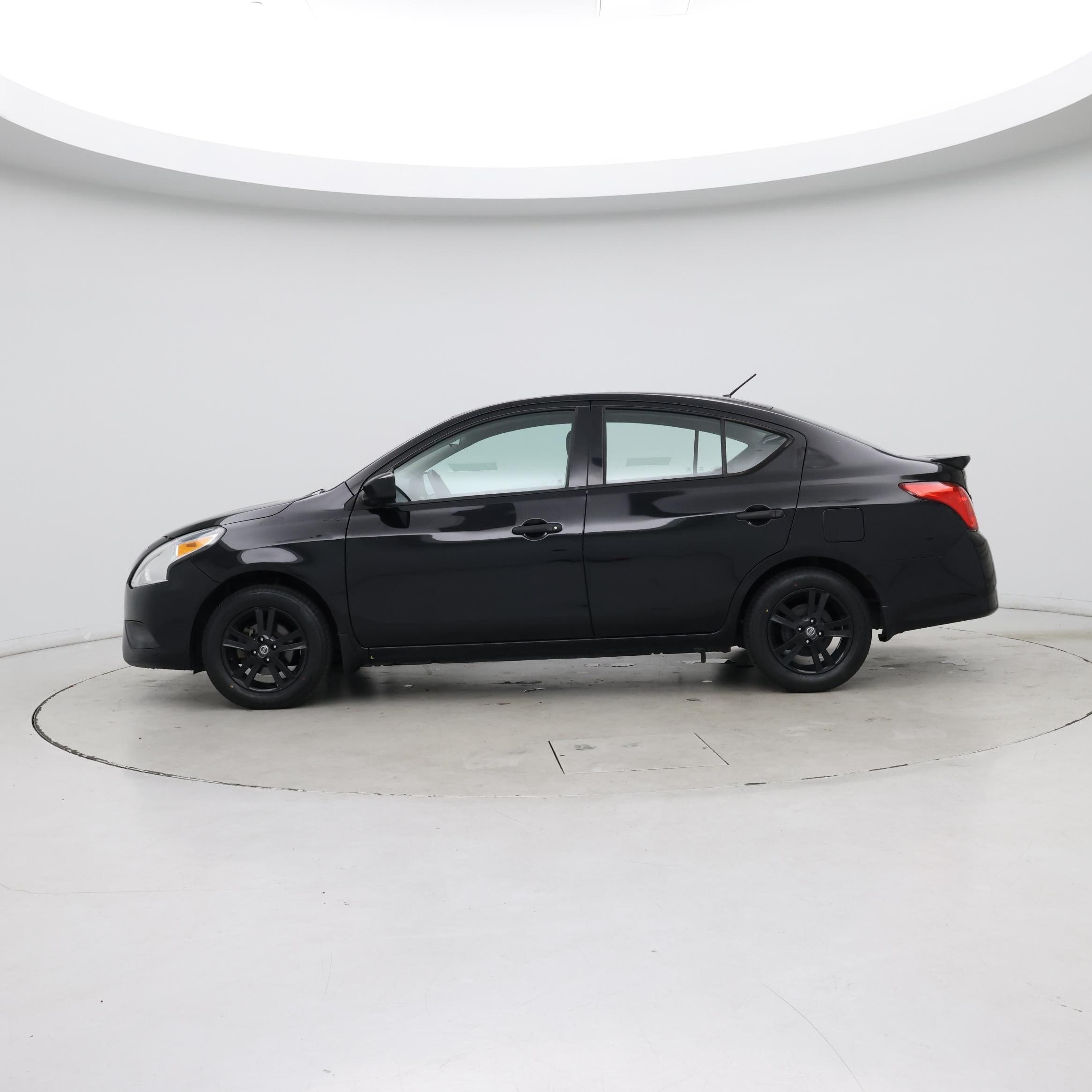 Thumbnail: 2019 Nissan Versa - 3