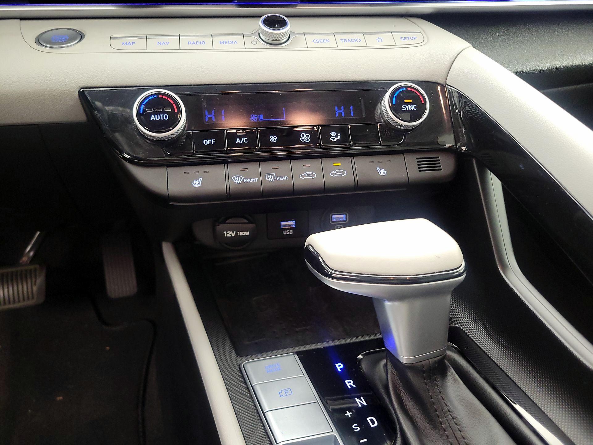 Thumbnail: 2021 Hyundai Elantra - 17