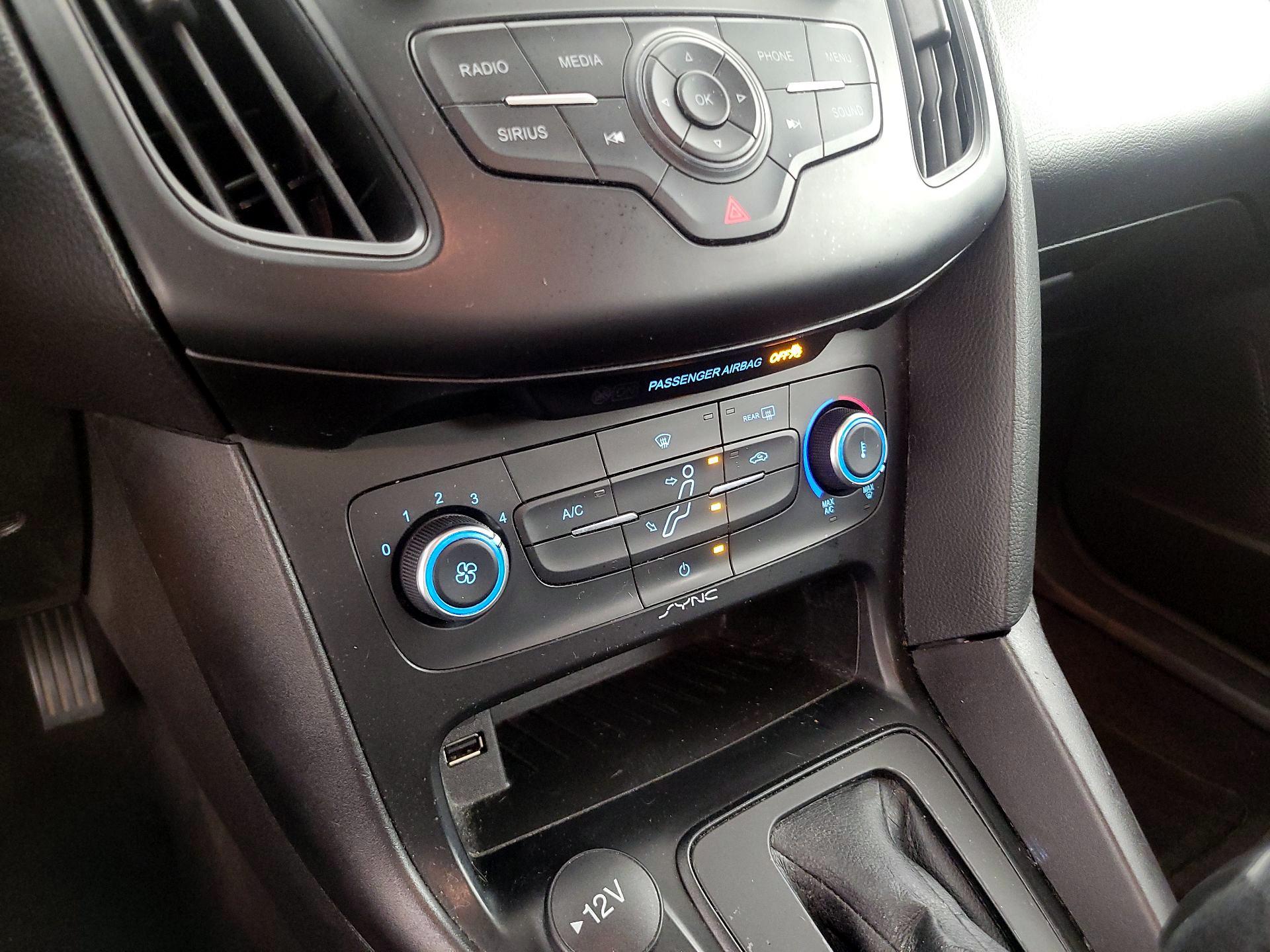 Thumbnail: 2018 Ford Focus - 16