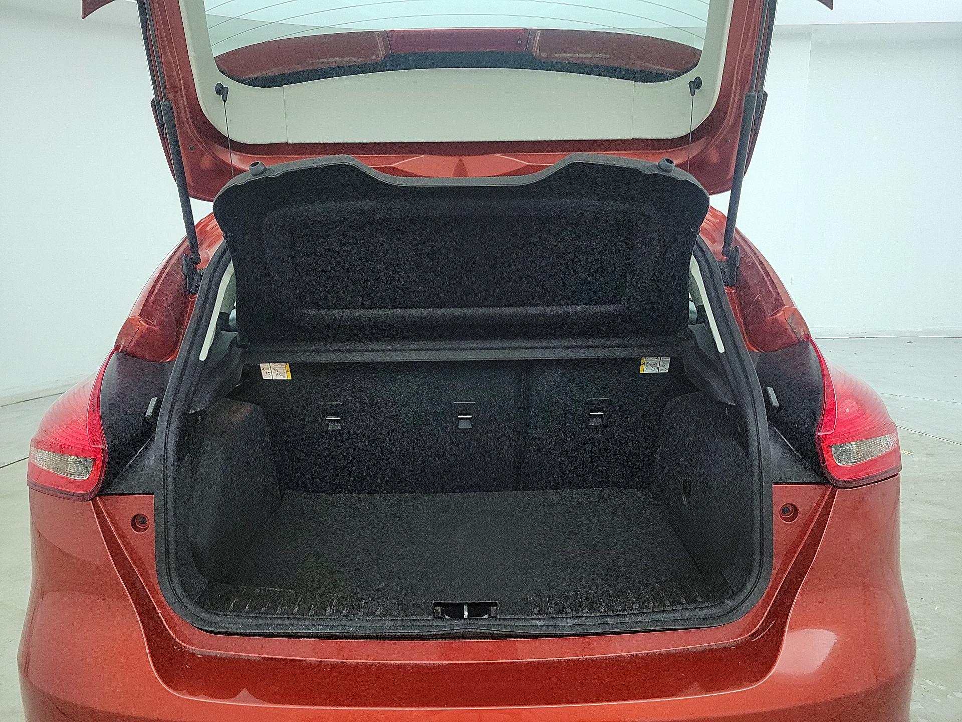 Thumbnail: 2018 Ford Focus - 20