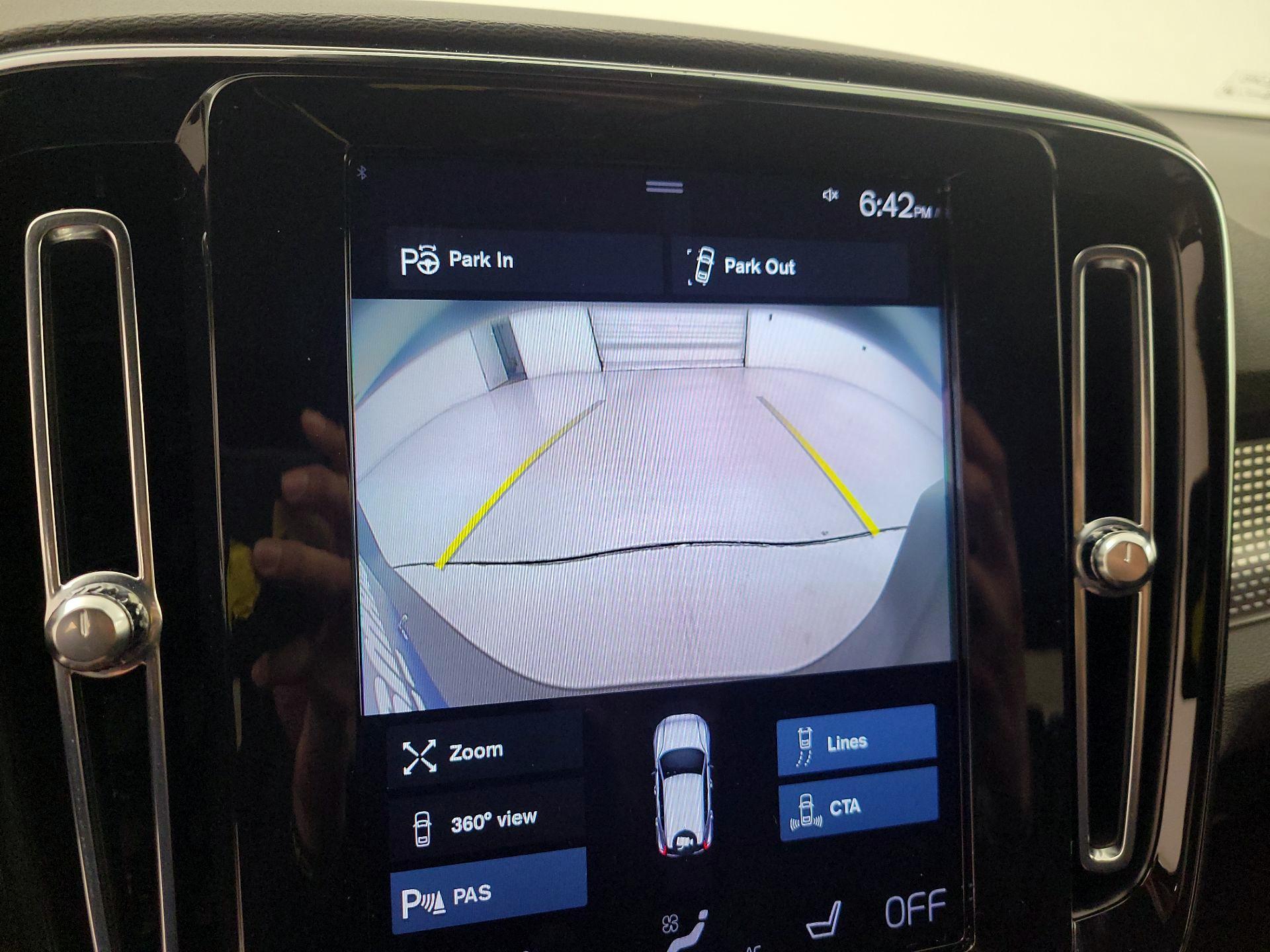 Thumbnail: 2021 Volvo XC40 - 15