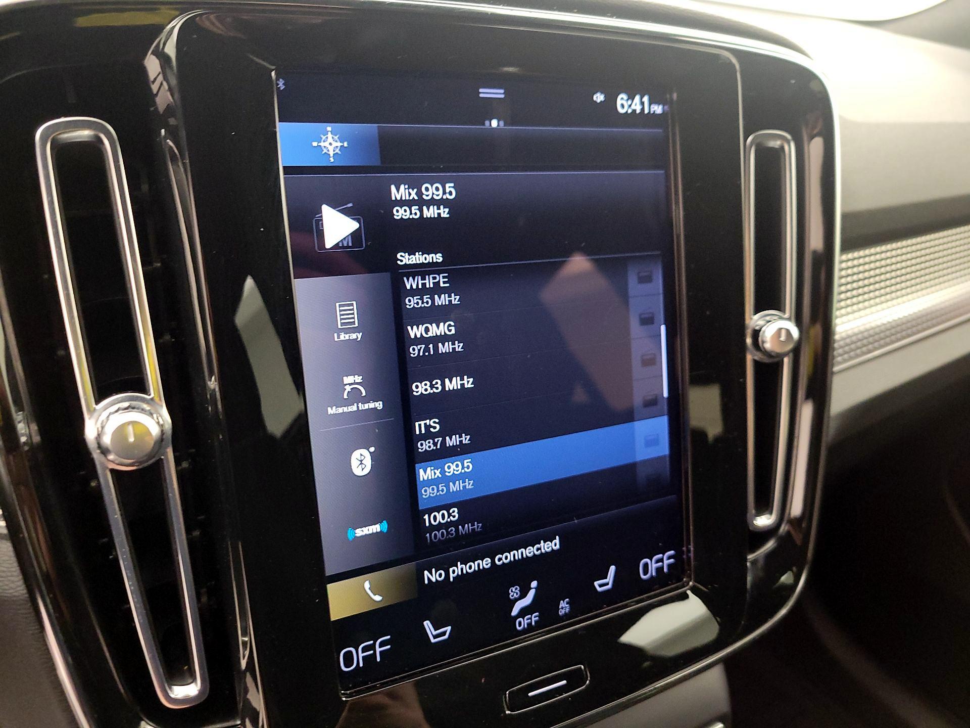 Thumbnail: 2021 Volvo XC40 - 16