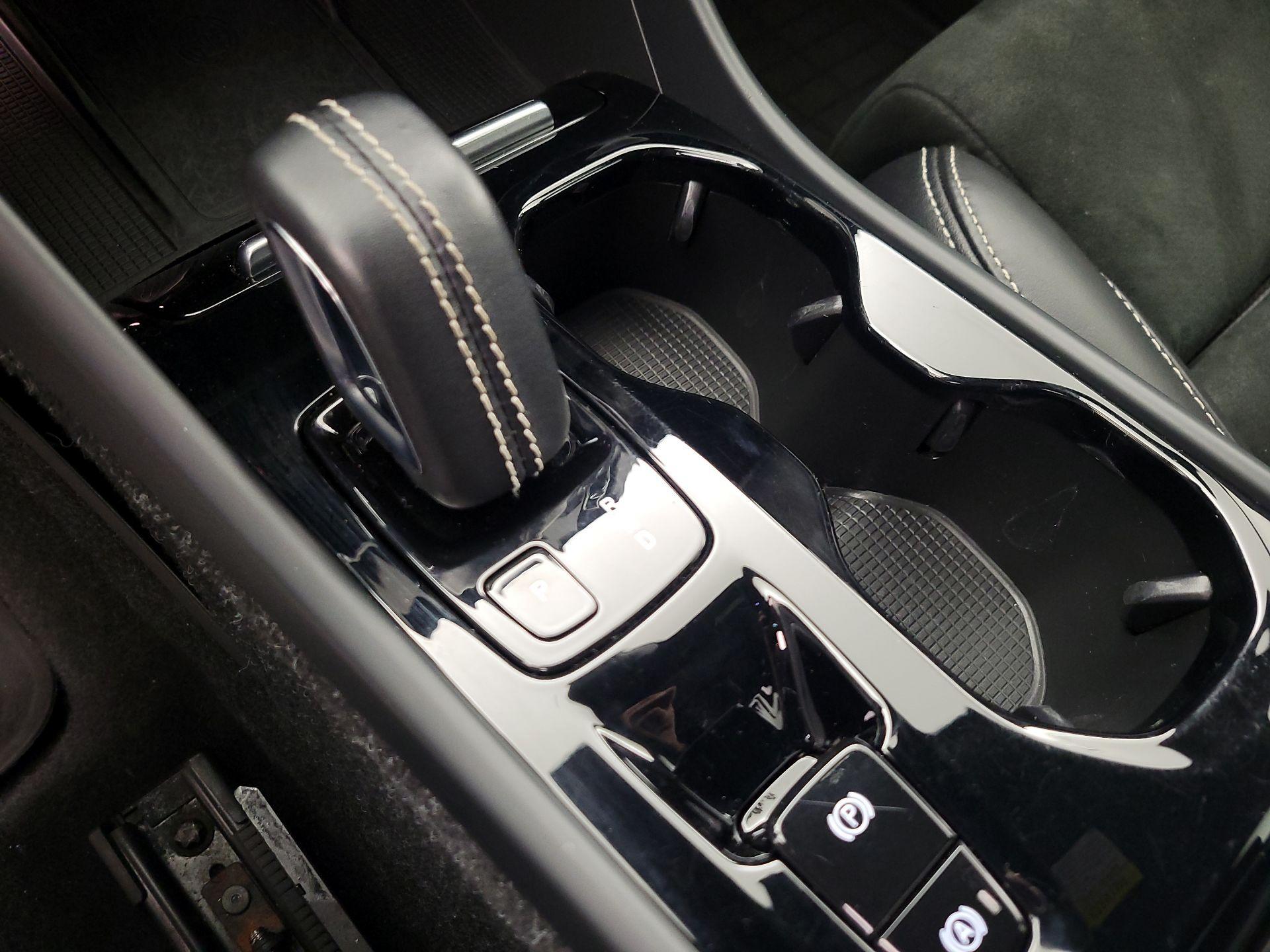 Thumbnail: 2021 Volvo XC40 - 18