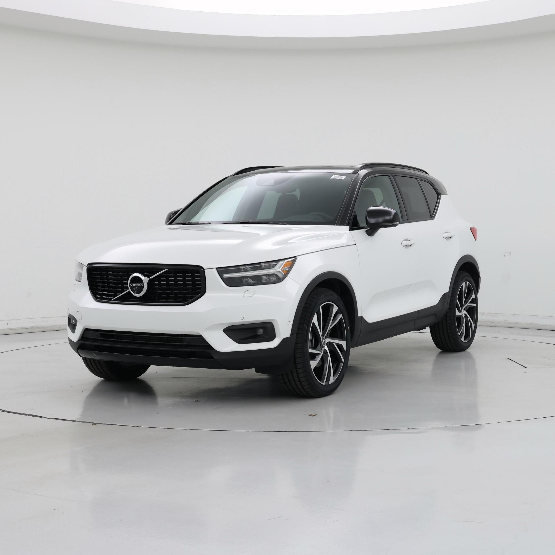 Thumbnail: 2021 Volvo XC40 - 4