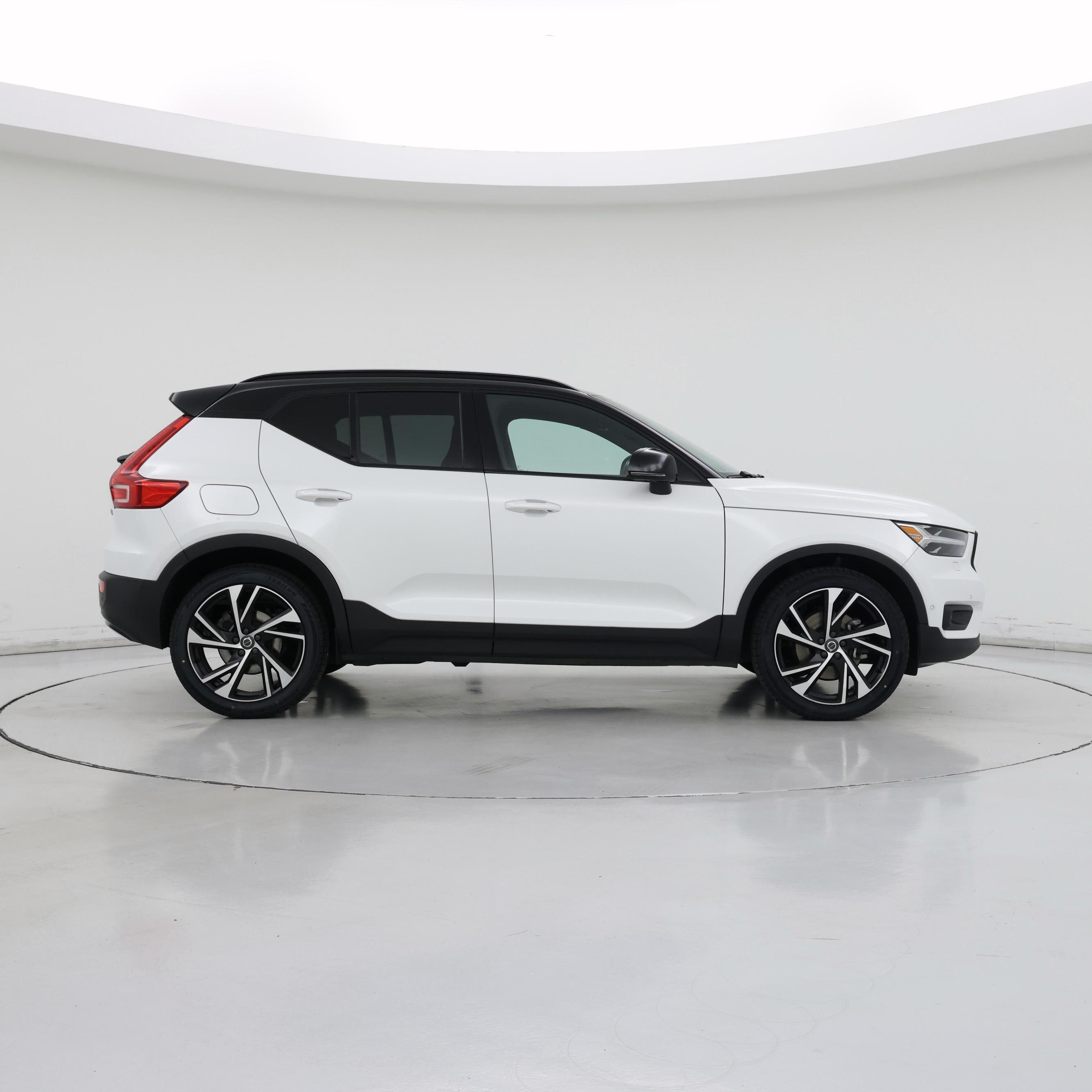 Thumbnail: 2021 Volvo XC40 - 7