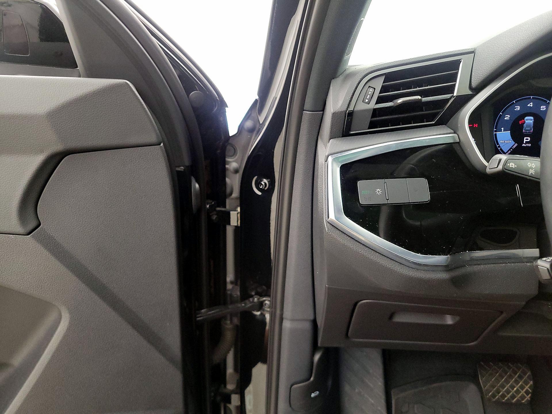 Thumbnail: 2021 Audi Q3 - 13