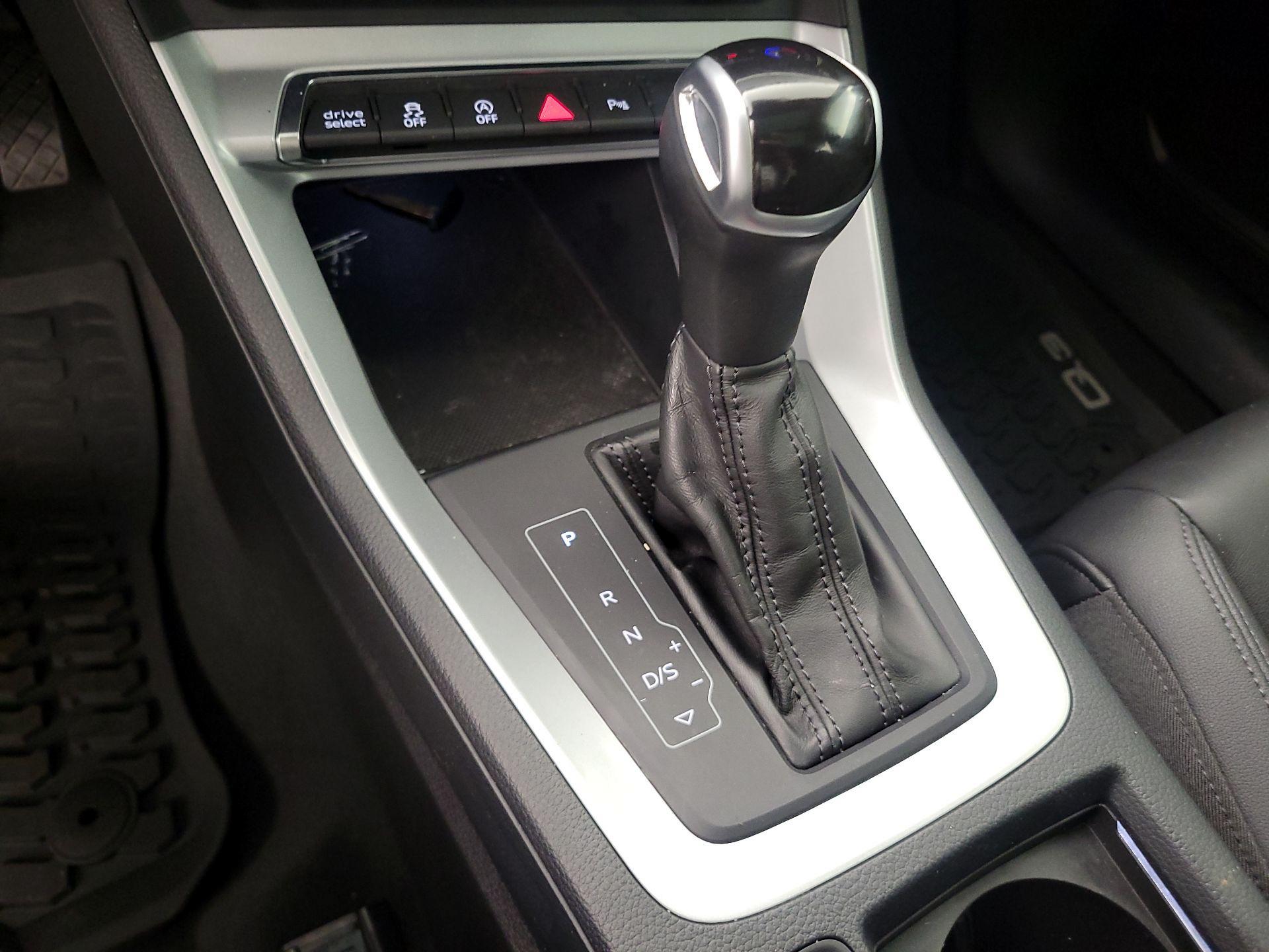 Thumbnail: 2021 Audi Q3 - 17