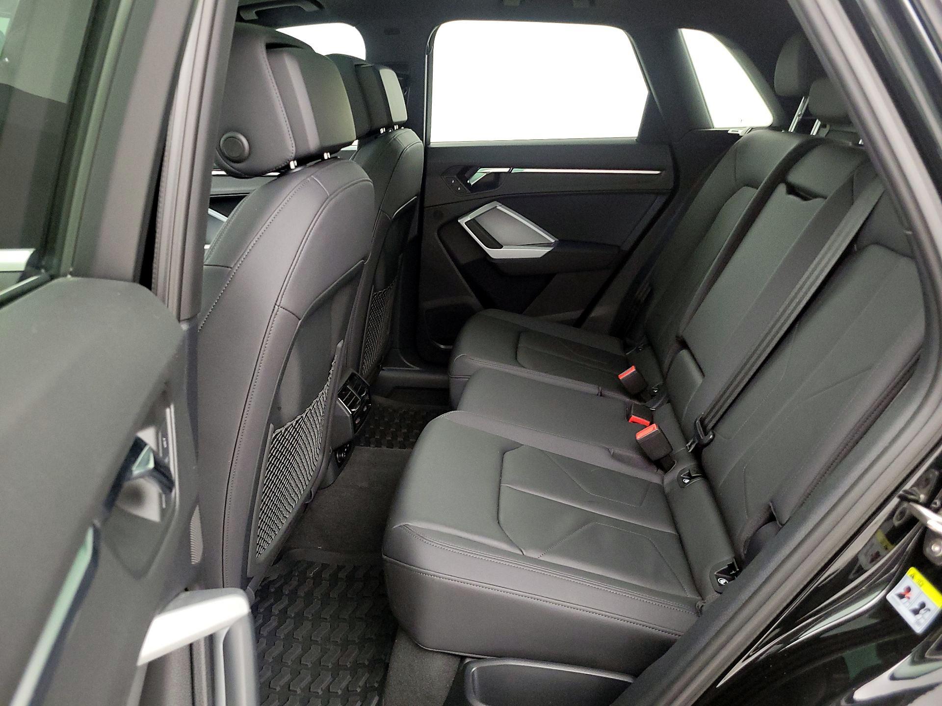 Thumbnail: 2021 Audi Q3 - 20