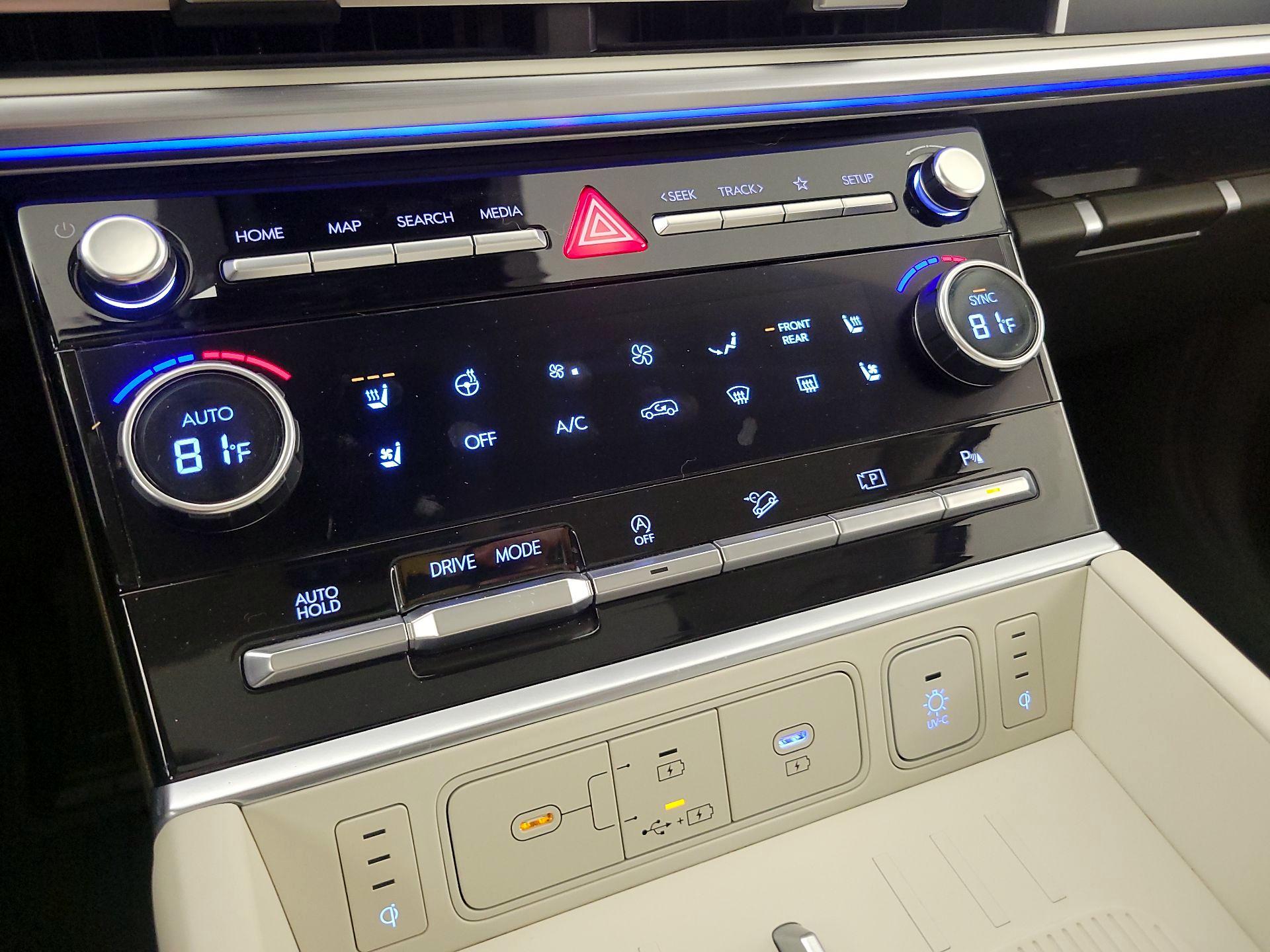 Thumbnail: 2024 Hyundai Santa Fe - 17