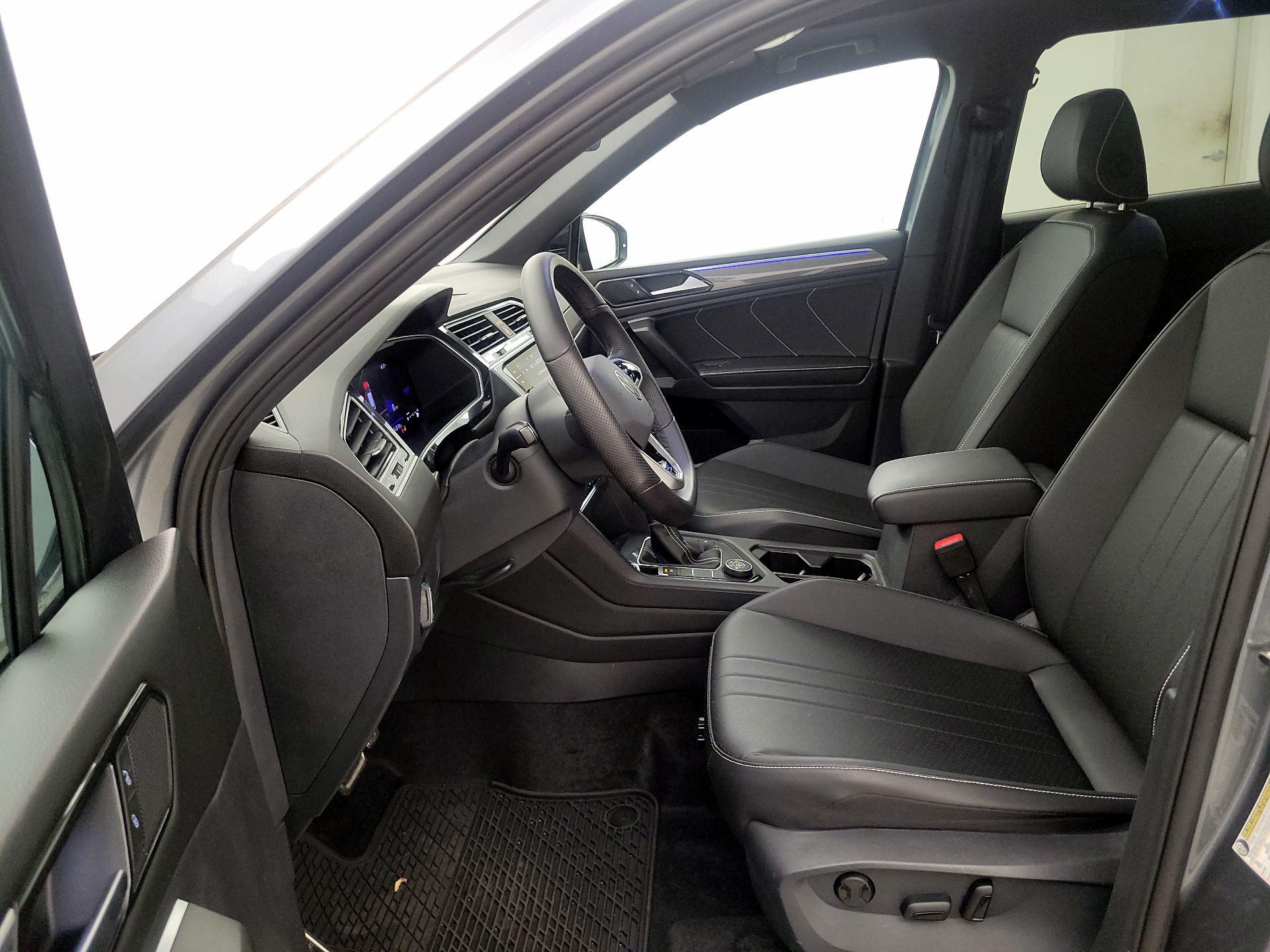 Thumbnail: 2024 Volkswagen Tiguan - 11