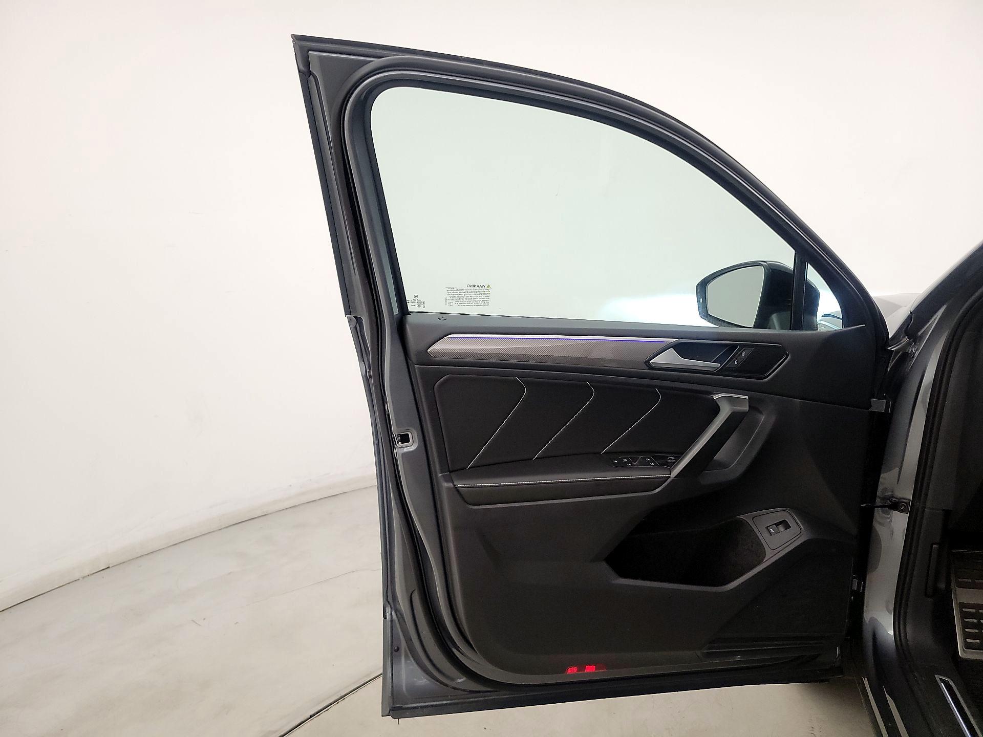 Thumbnail: 2024 Volkswagen Tiguan - 12