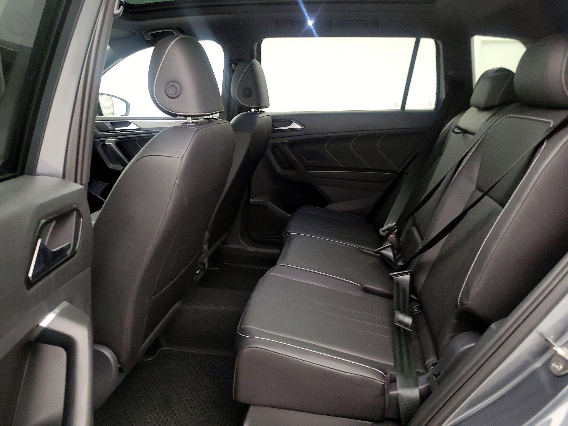 Thumbnail: 2024 Volkswagen Tiguan - 20