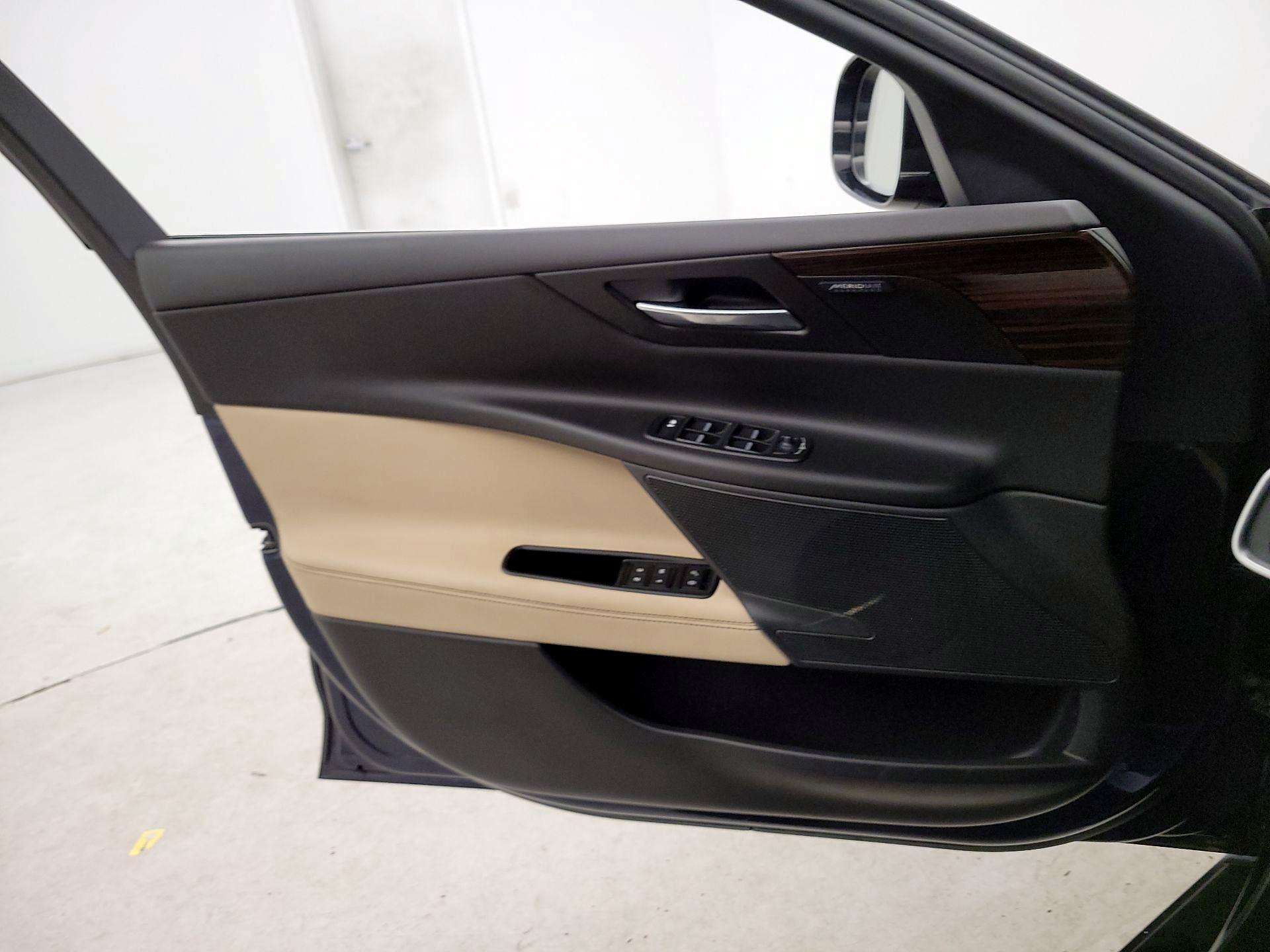 Thumbnail: 2017 Jaguar XE - 12