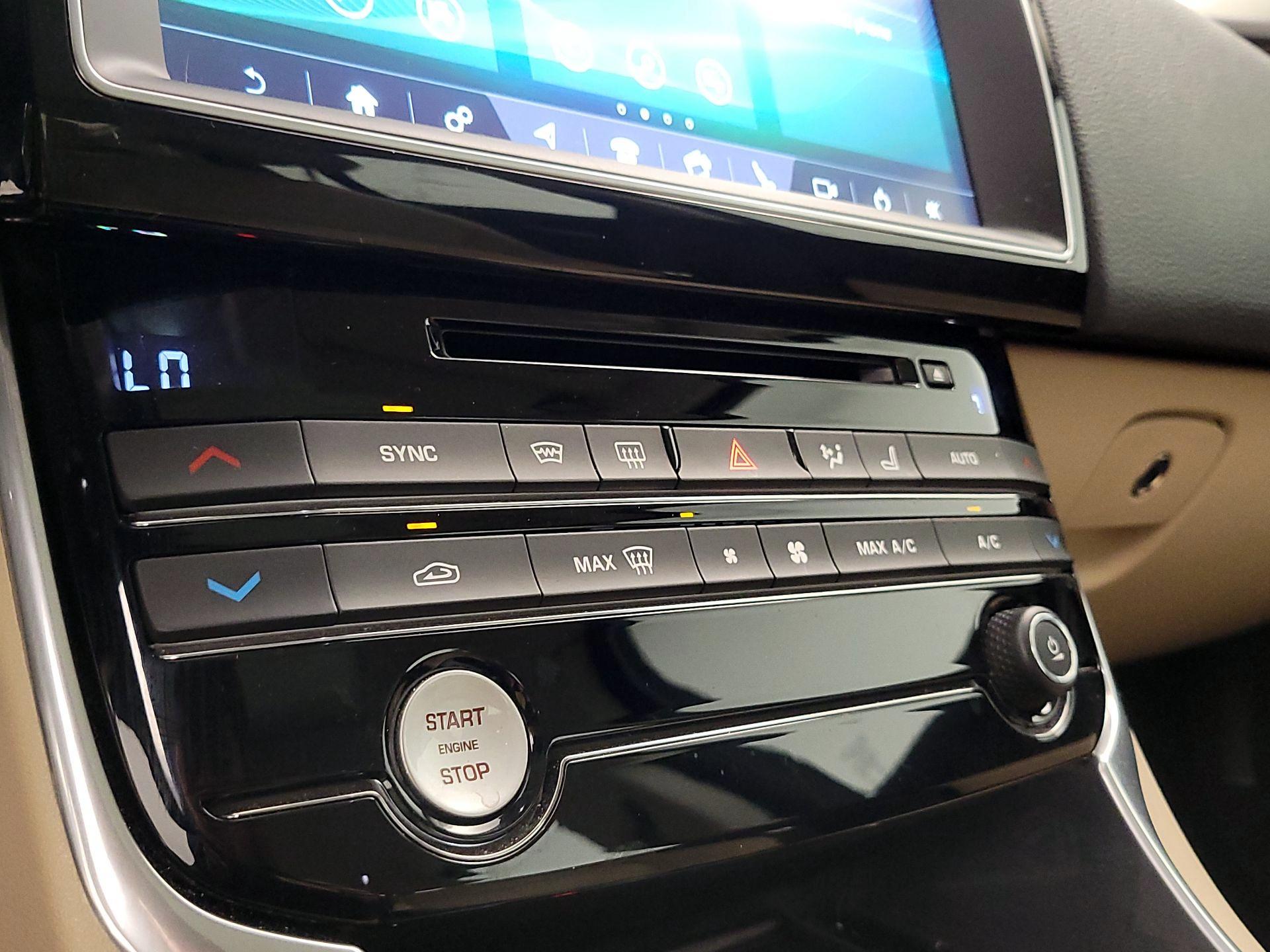 Thumbnail: 2017 Jaguar XE - 16