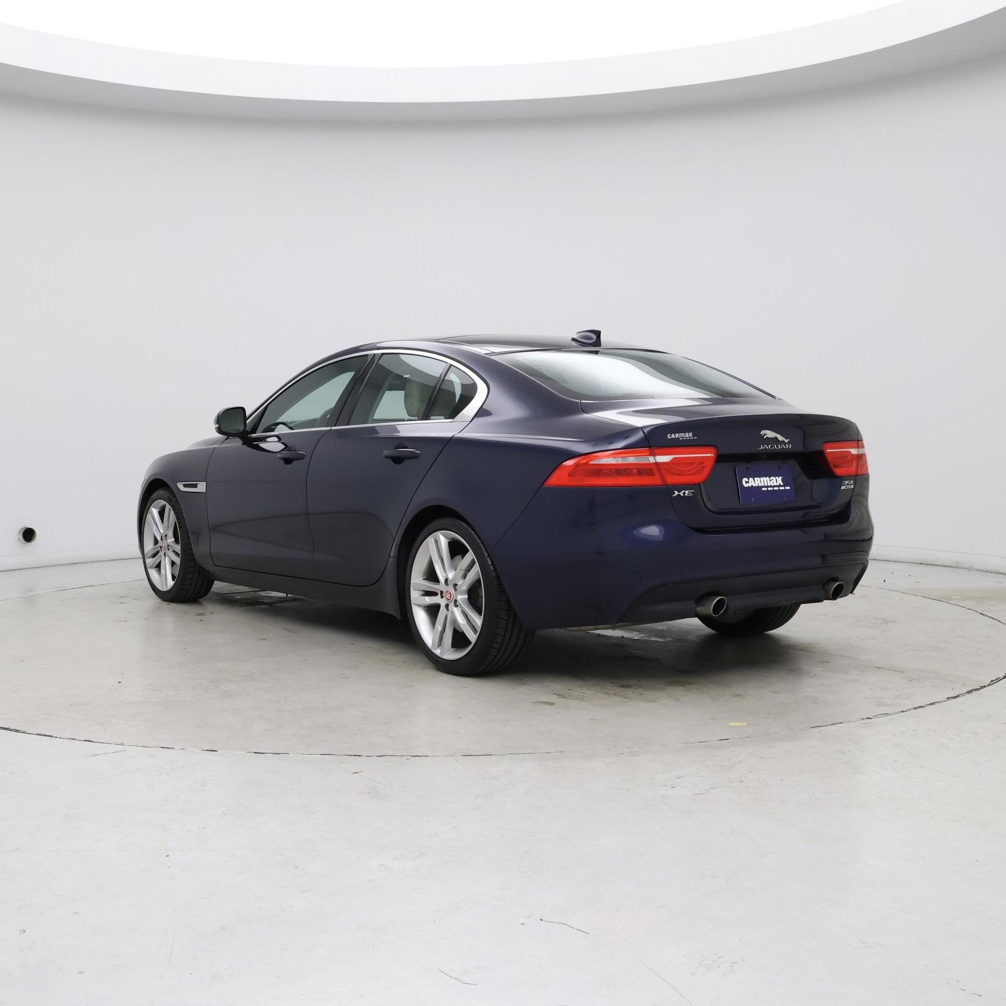 Thumbnail: 2017 Jaguar XE - 2