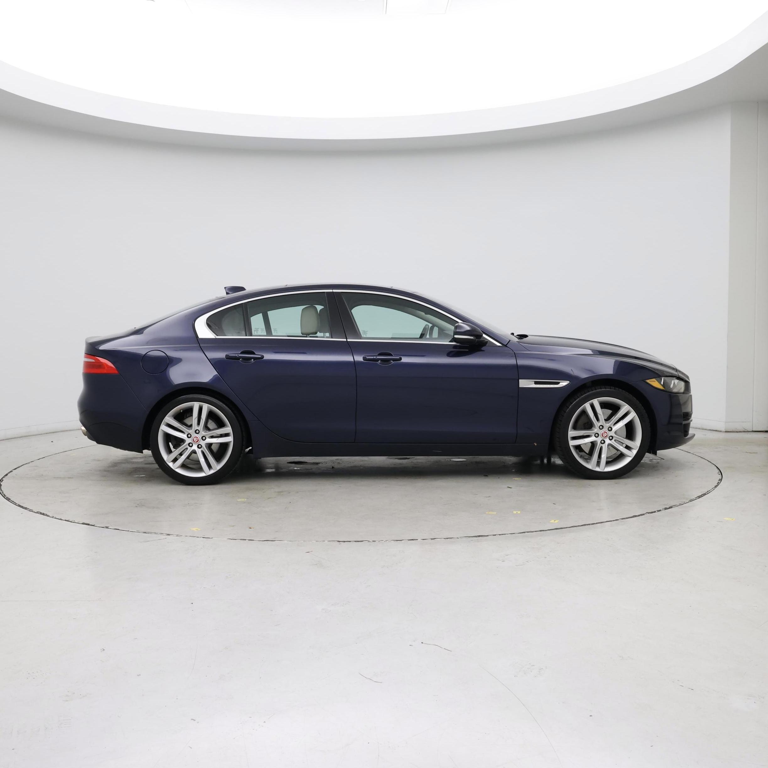 Thumbnail: 2017 Jaguar XE - 7