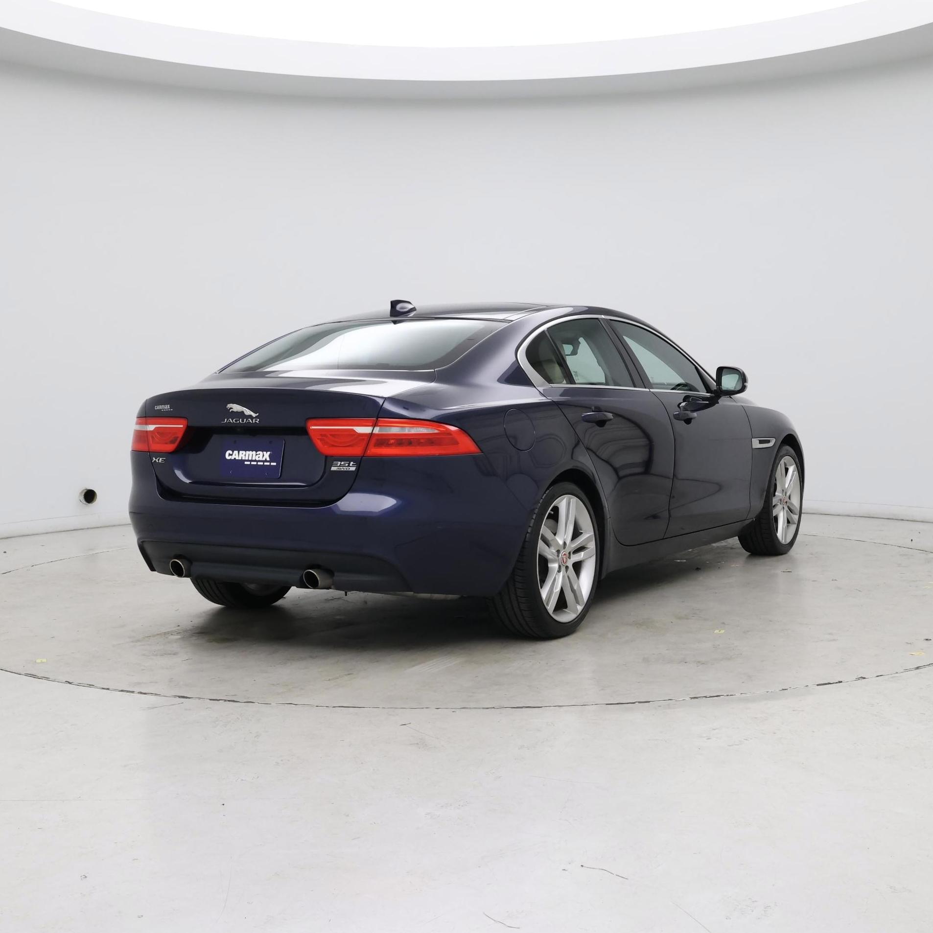 Thumbnail: 2017 Jaguar XE - 8