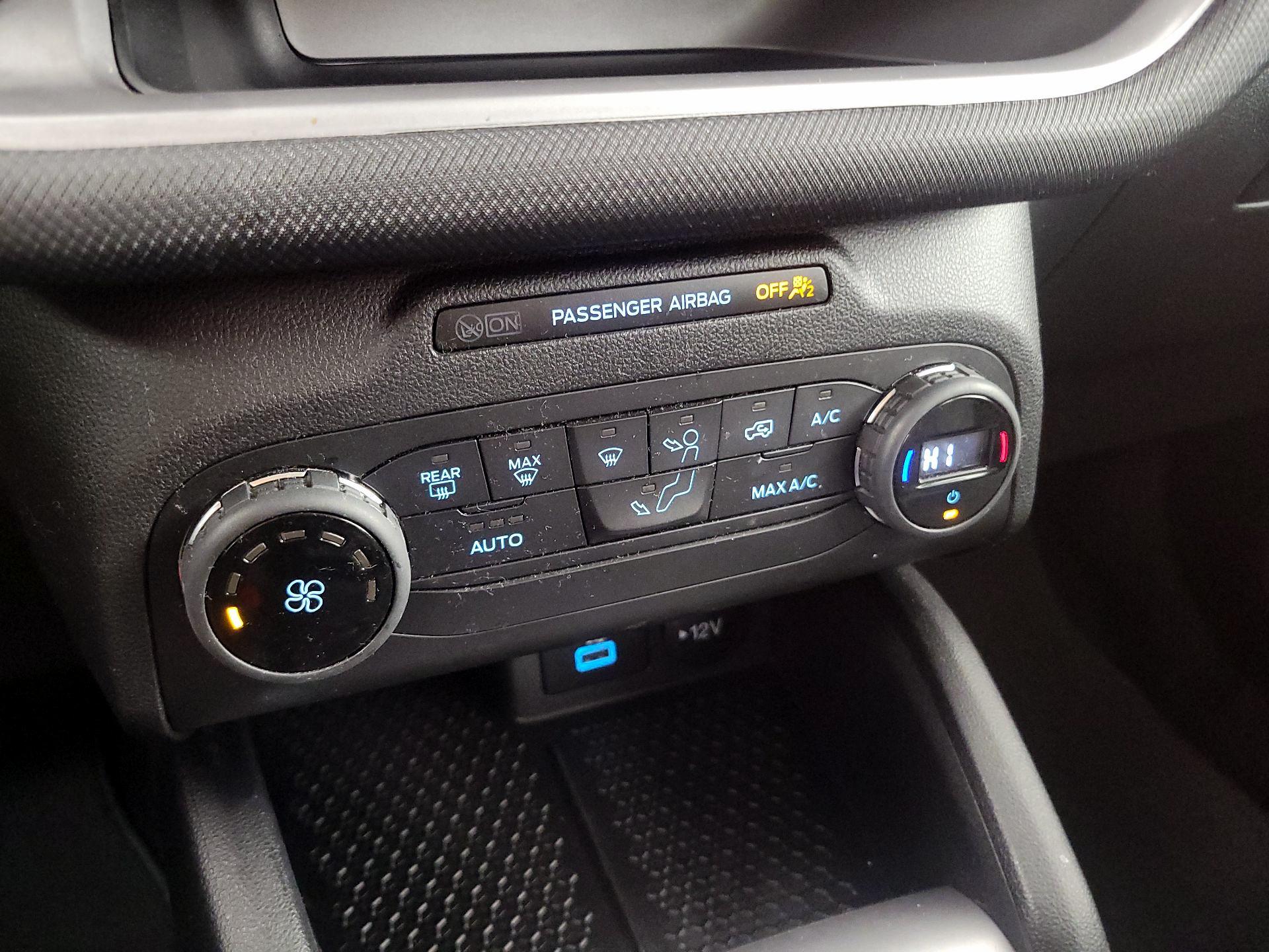 Thumbnail: 2021 Ford Bronco Sport - 16