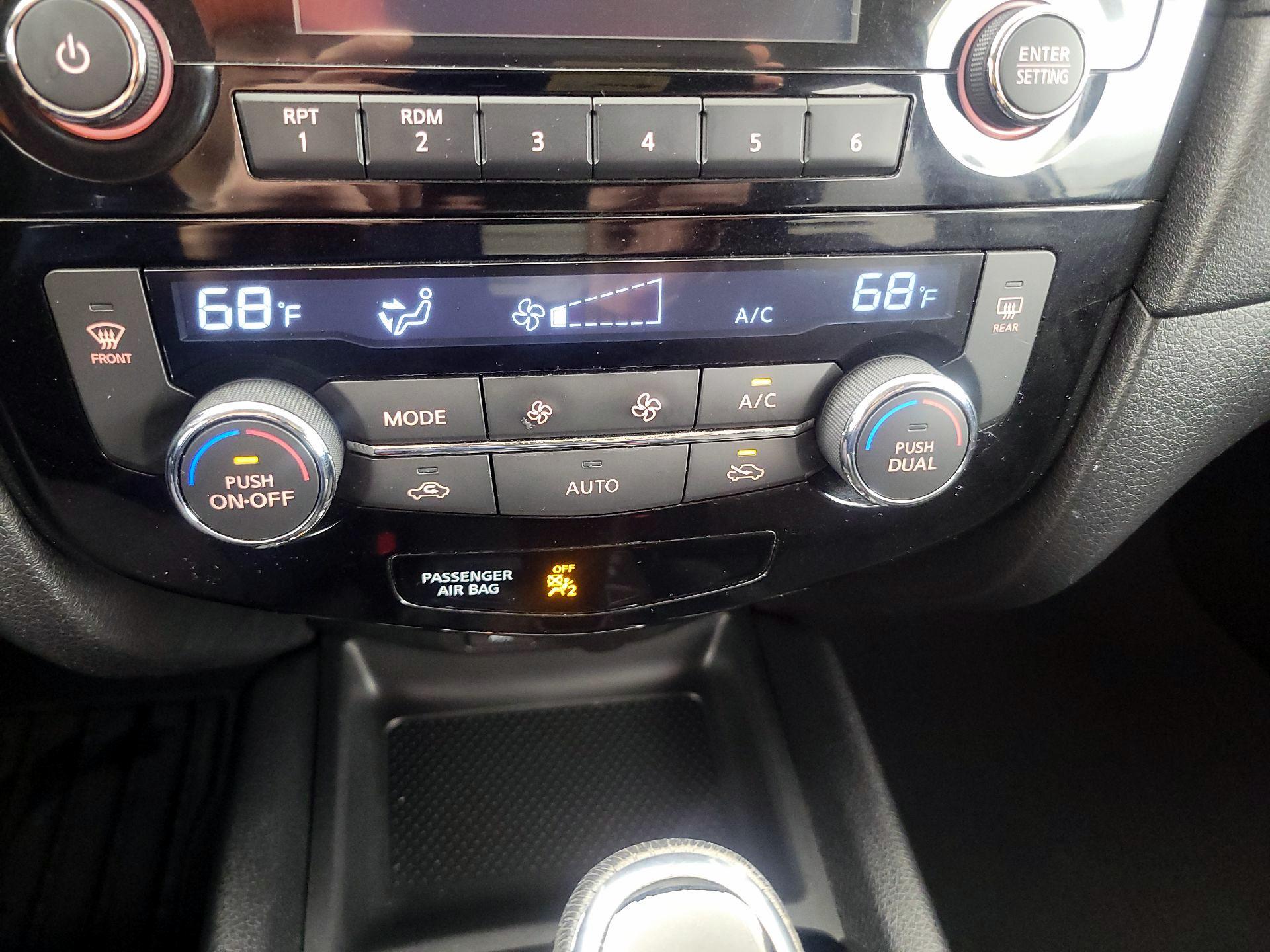 Thumbnail: 2017 Nissan Rogue - 16