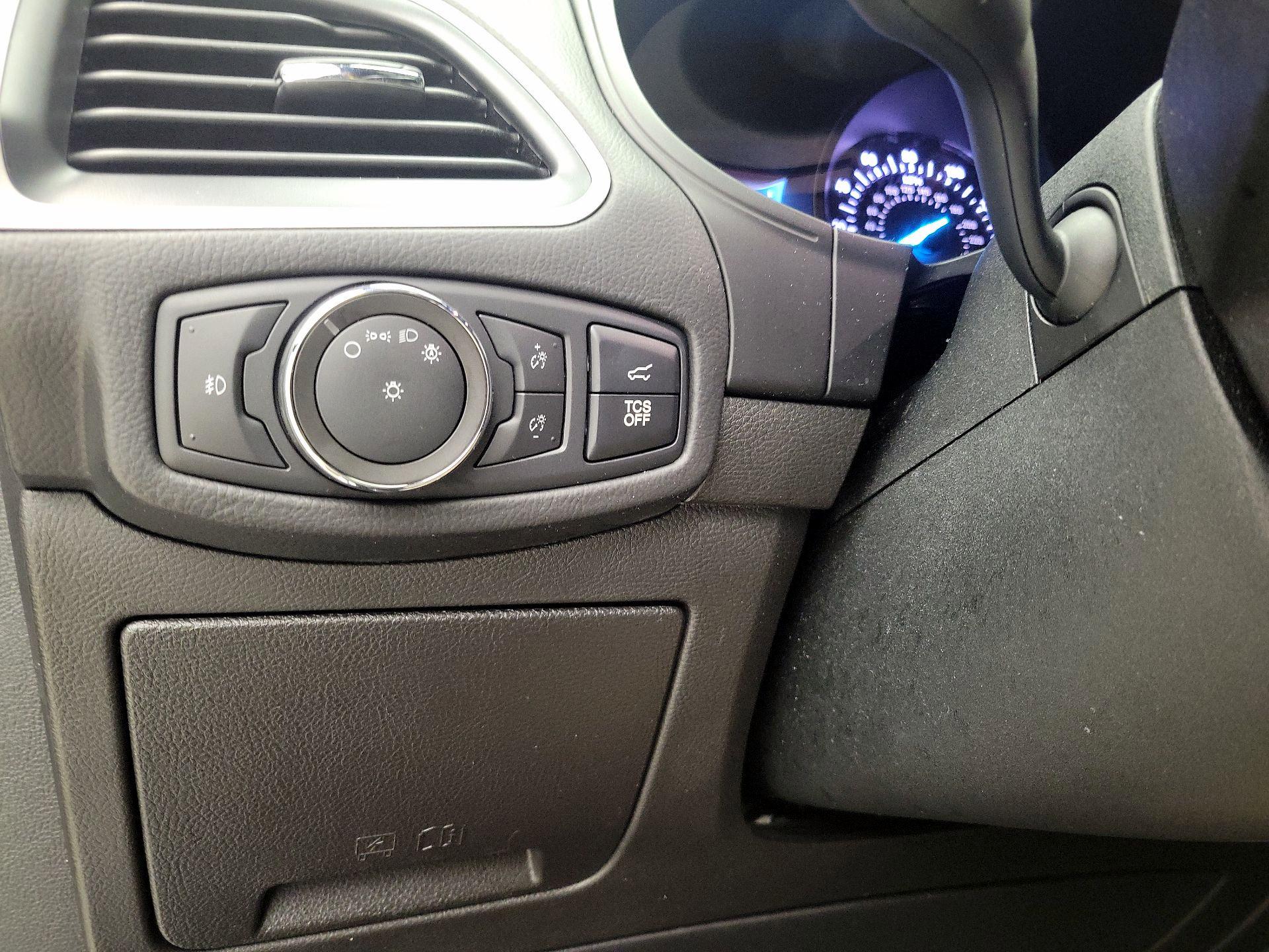 Thumbnail: 2022 Ford Edge - 13