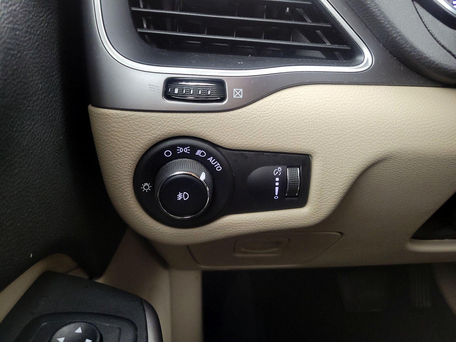 Thumbnail: 2019 Jeep Cherokee - 13