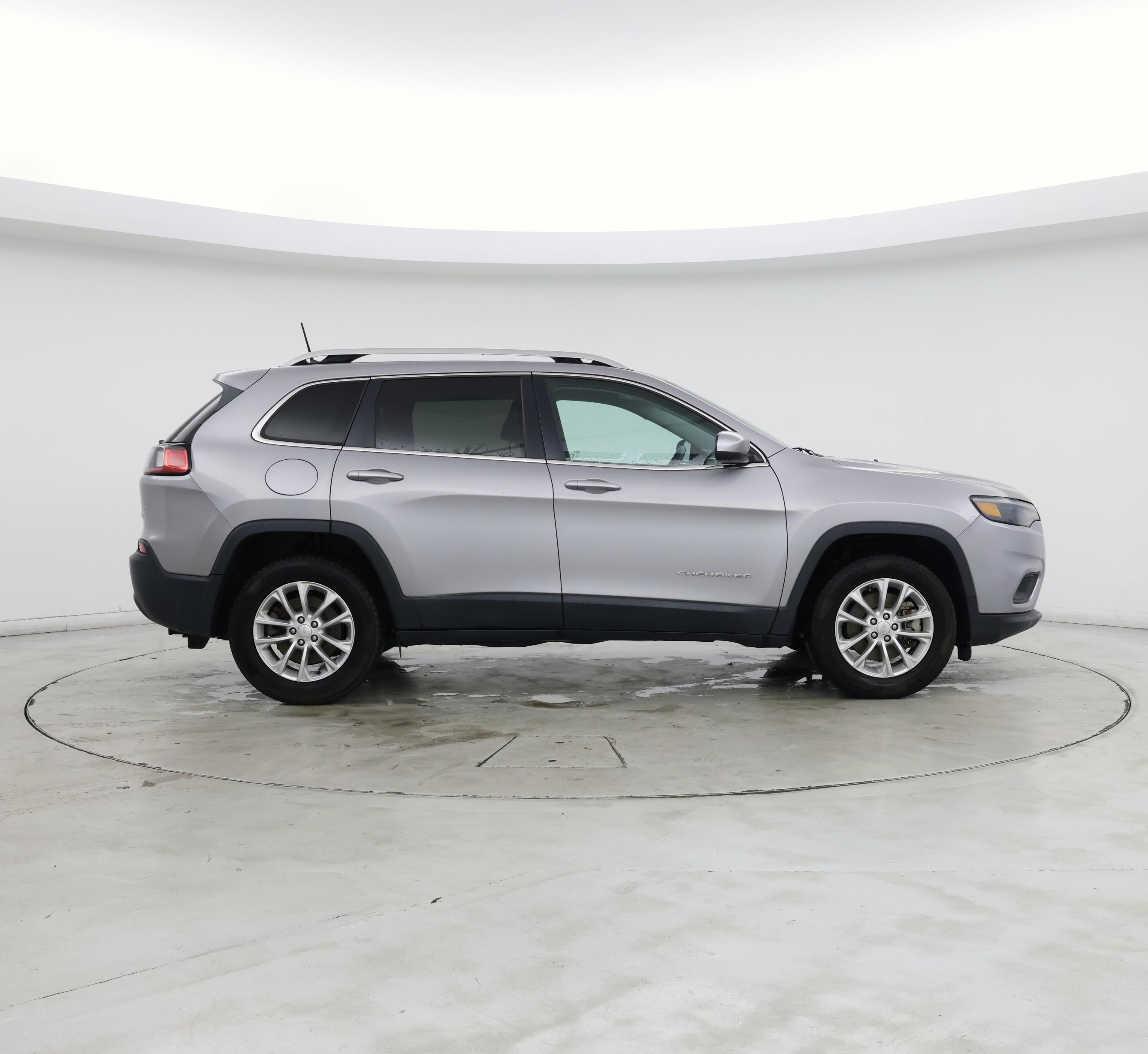 Thumbnail: 2019 Jeep Cherokee - 7